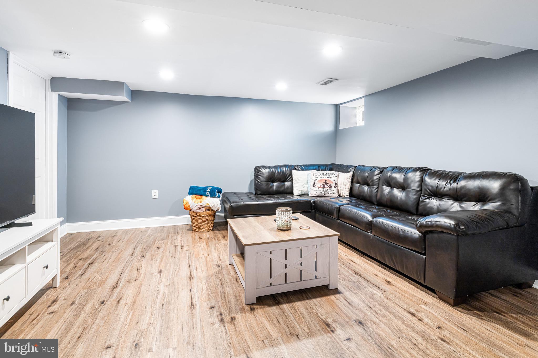 GLENSIDE - Residential
