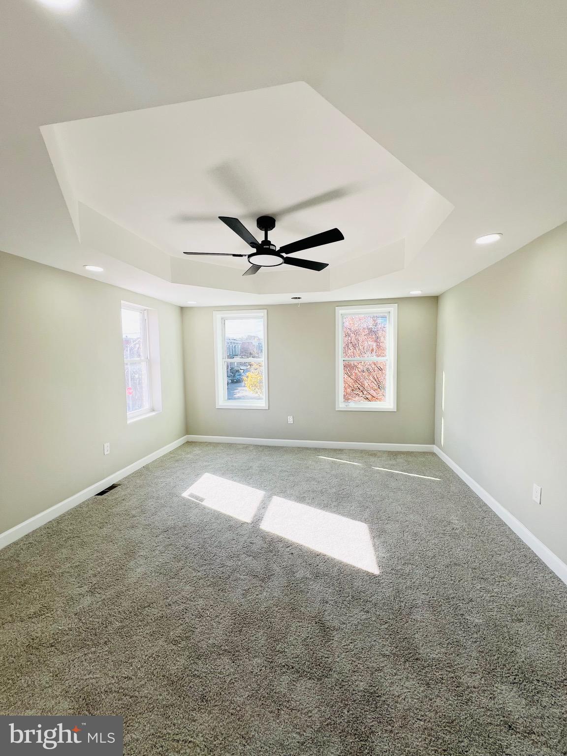 MADISON EASTEND - Residential