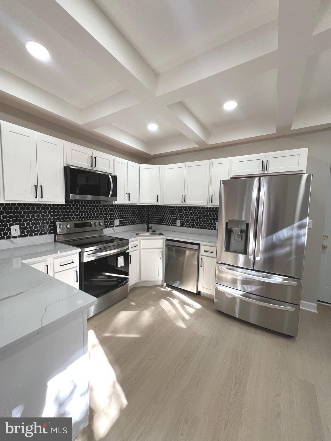MADISON EASTEND - Residential