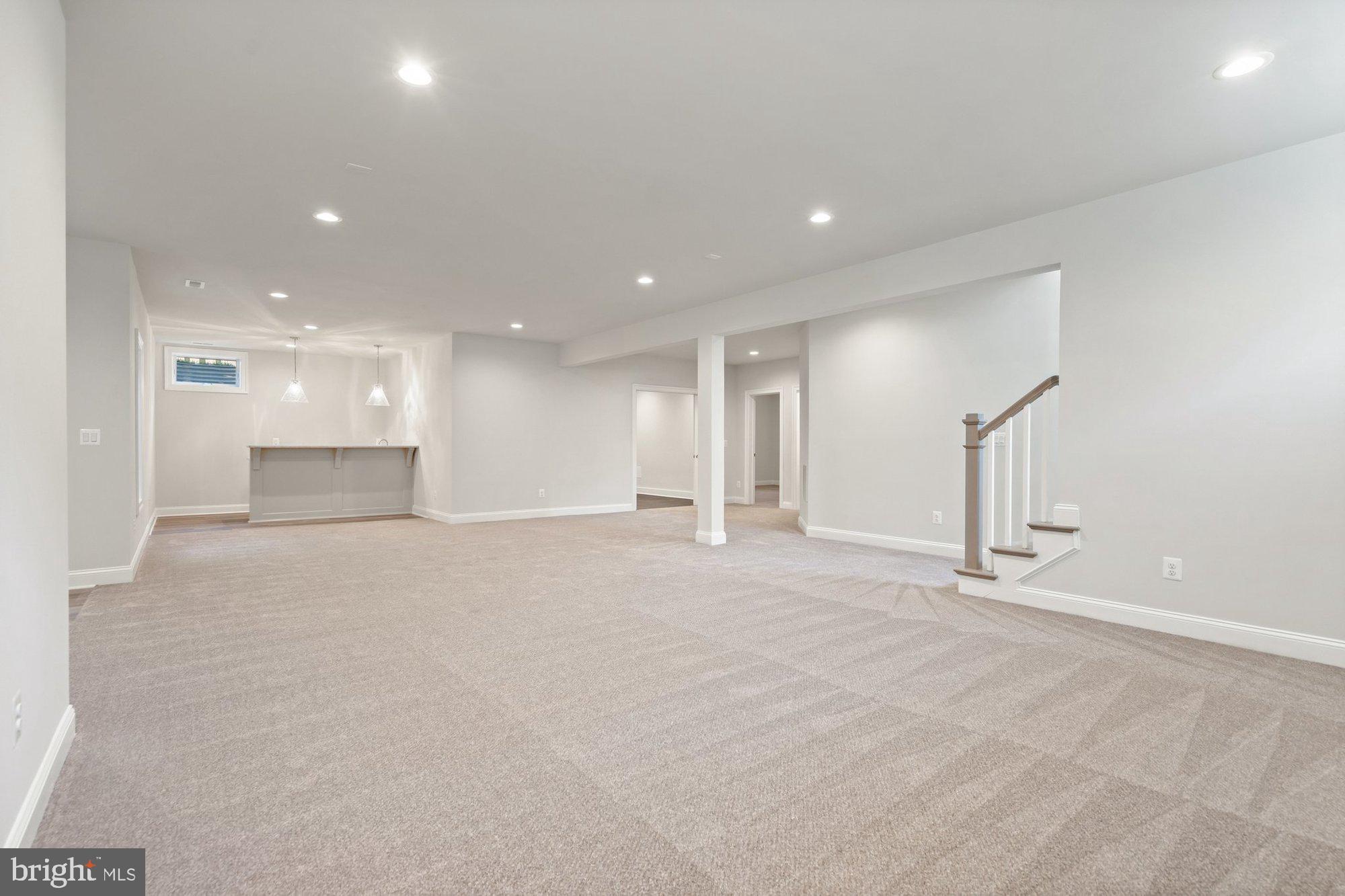 VIENNA WOODS - Residential