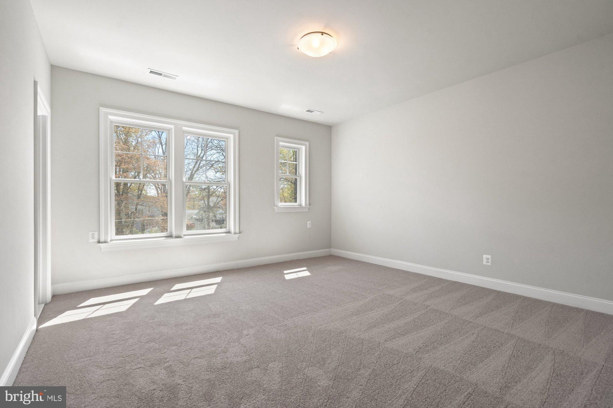 VIENNA WOODS - Residential