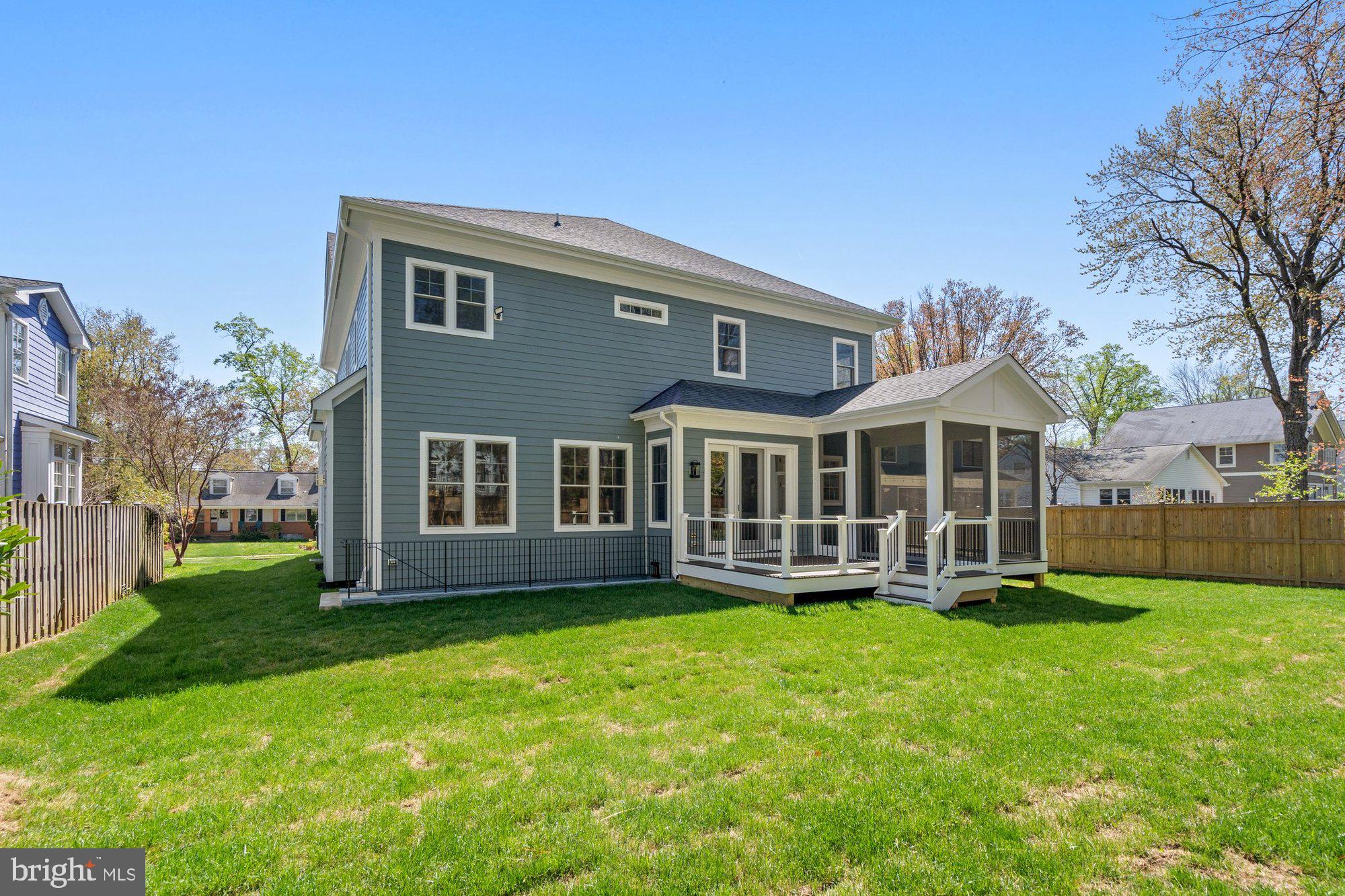 VIENNA WOODS - Residential