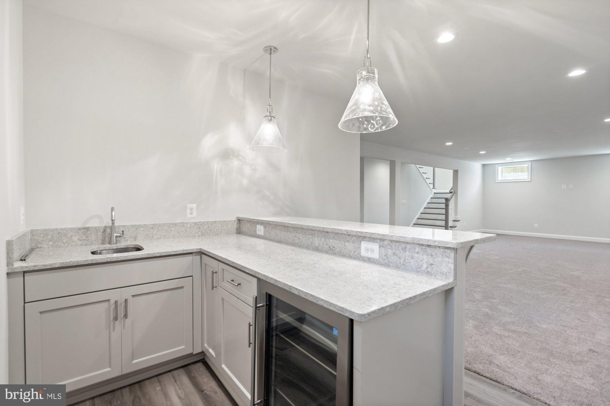 VIENNA WOODS - Residential
