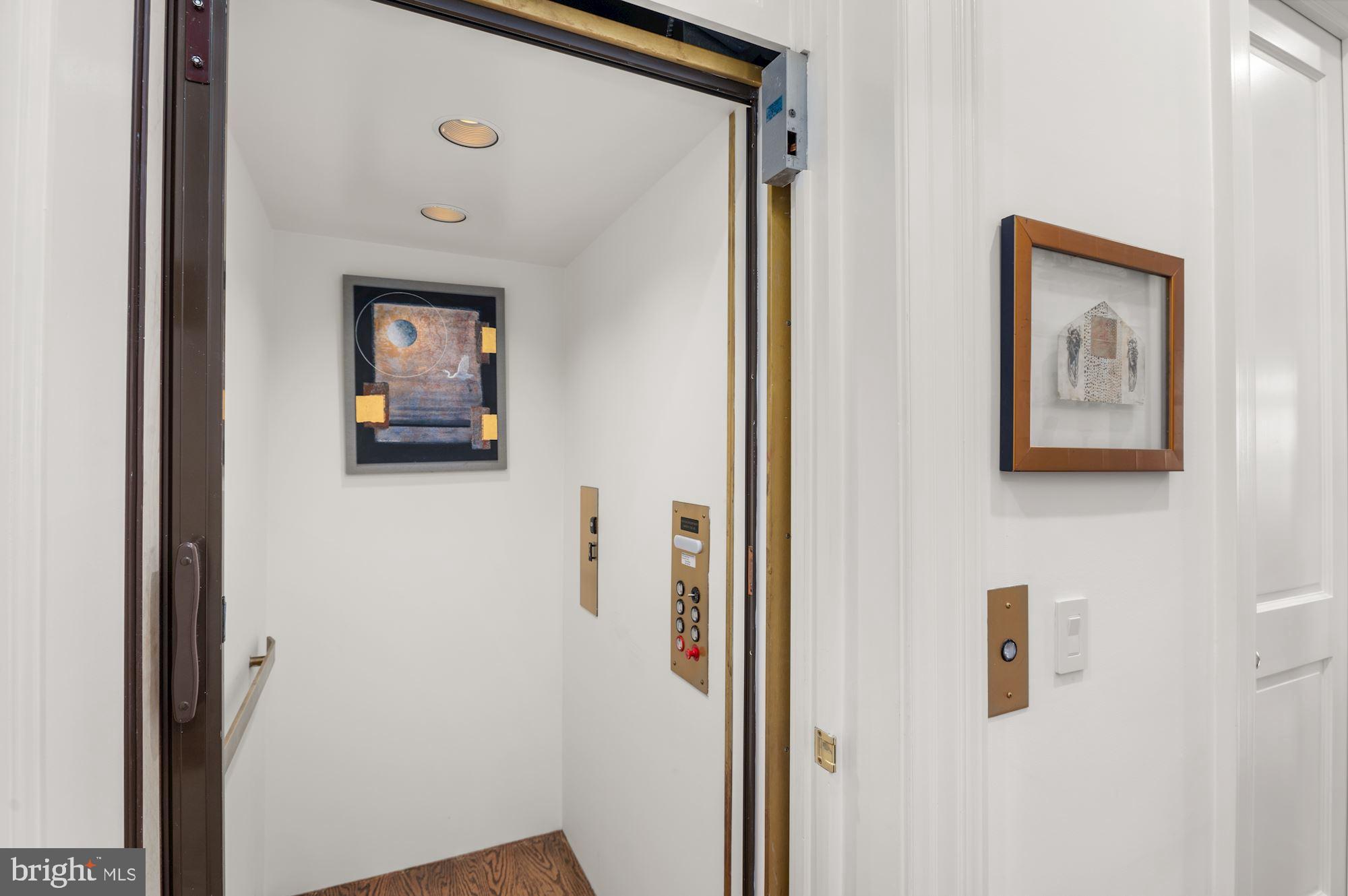 WOODLEY PARK - Residential