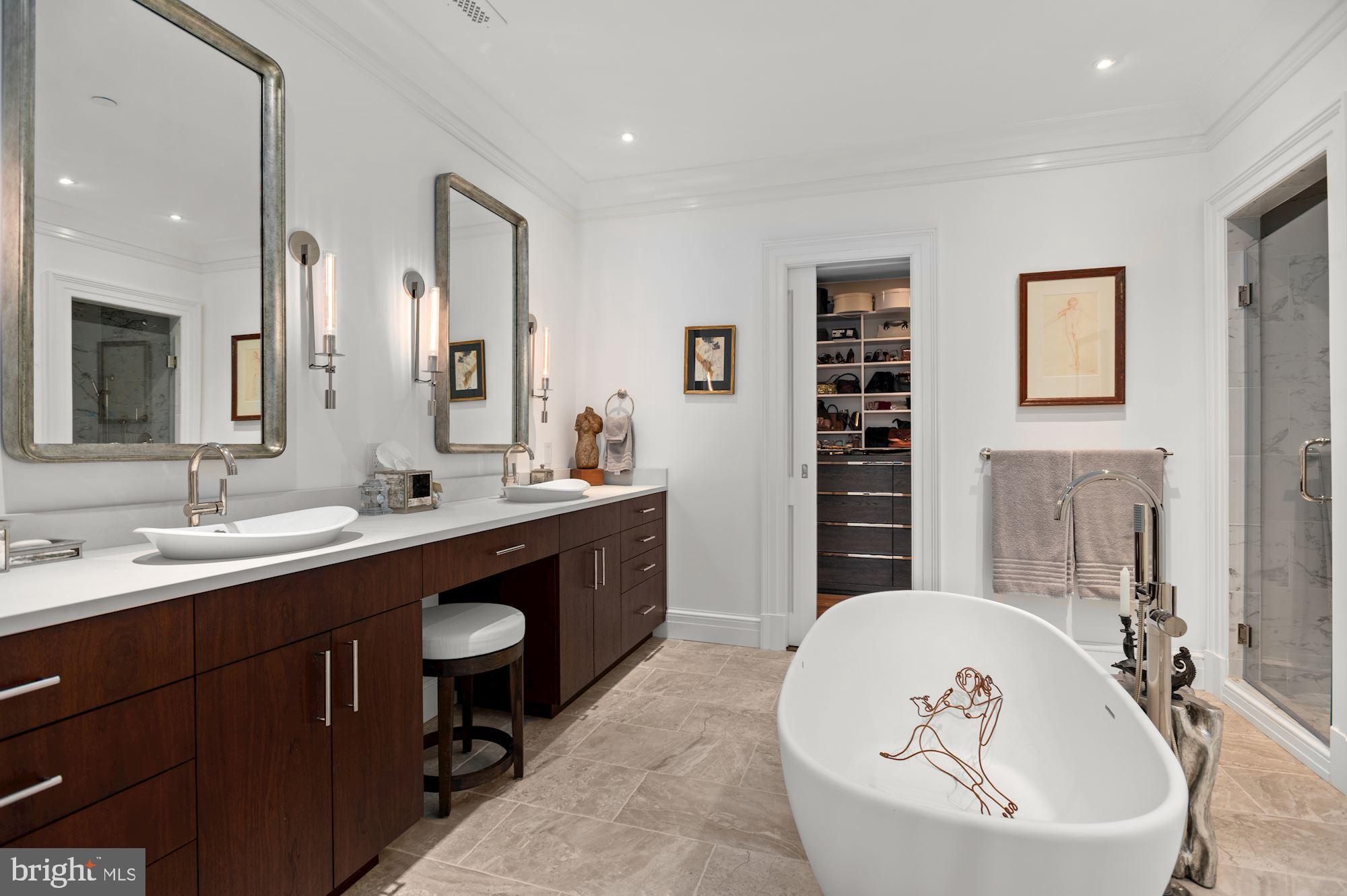 WOODLEY PARK - Residential
