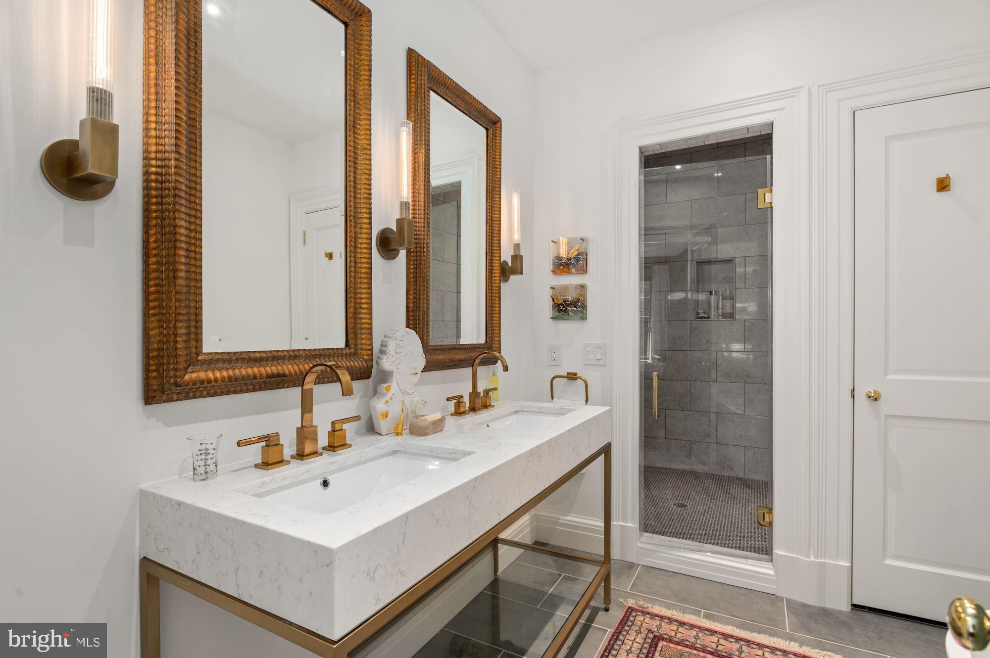WOODLEY PARK - Residential