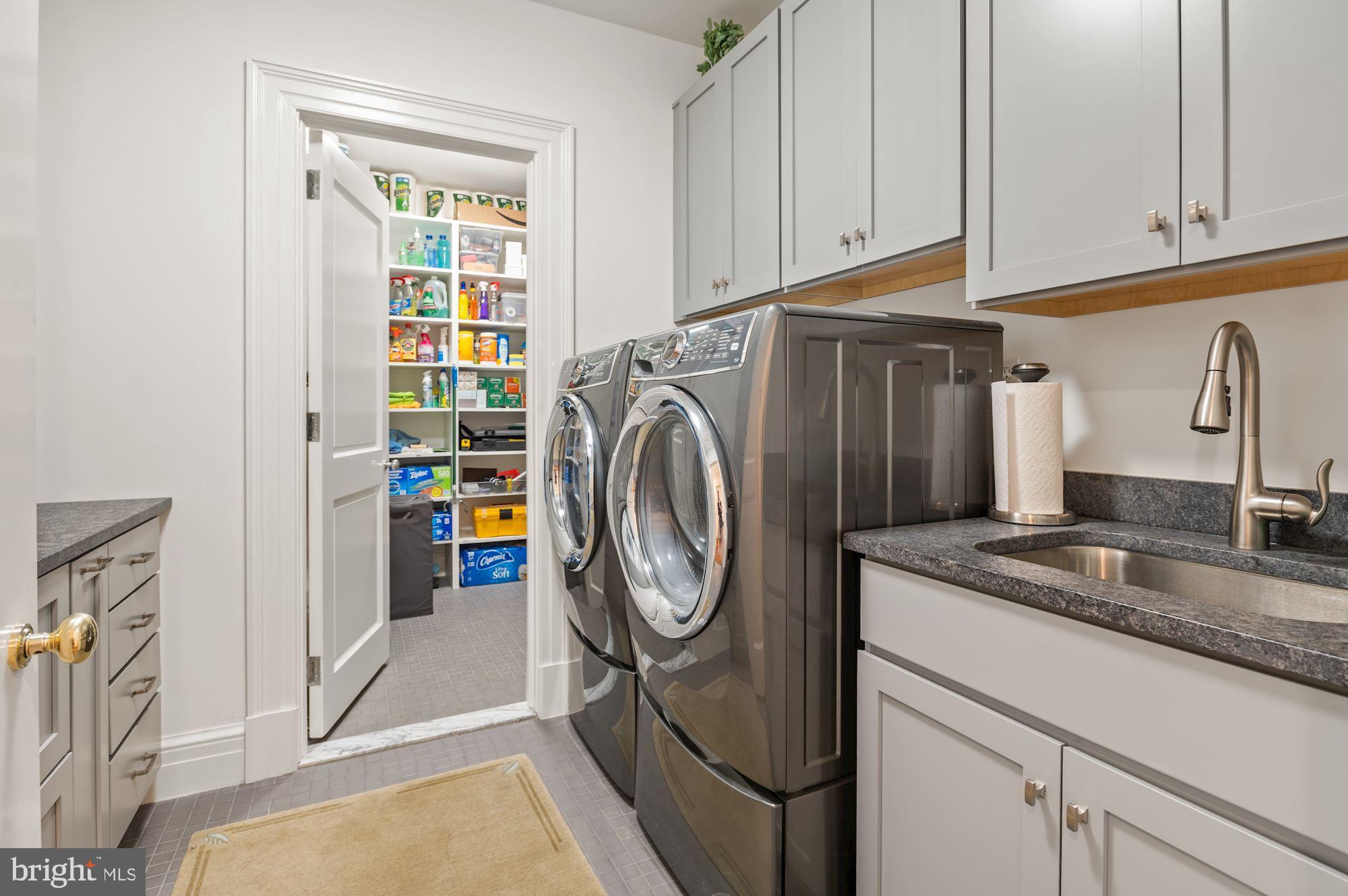 WOODLEY PARK - Residential
