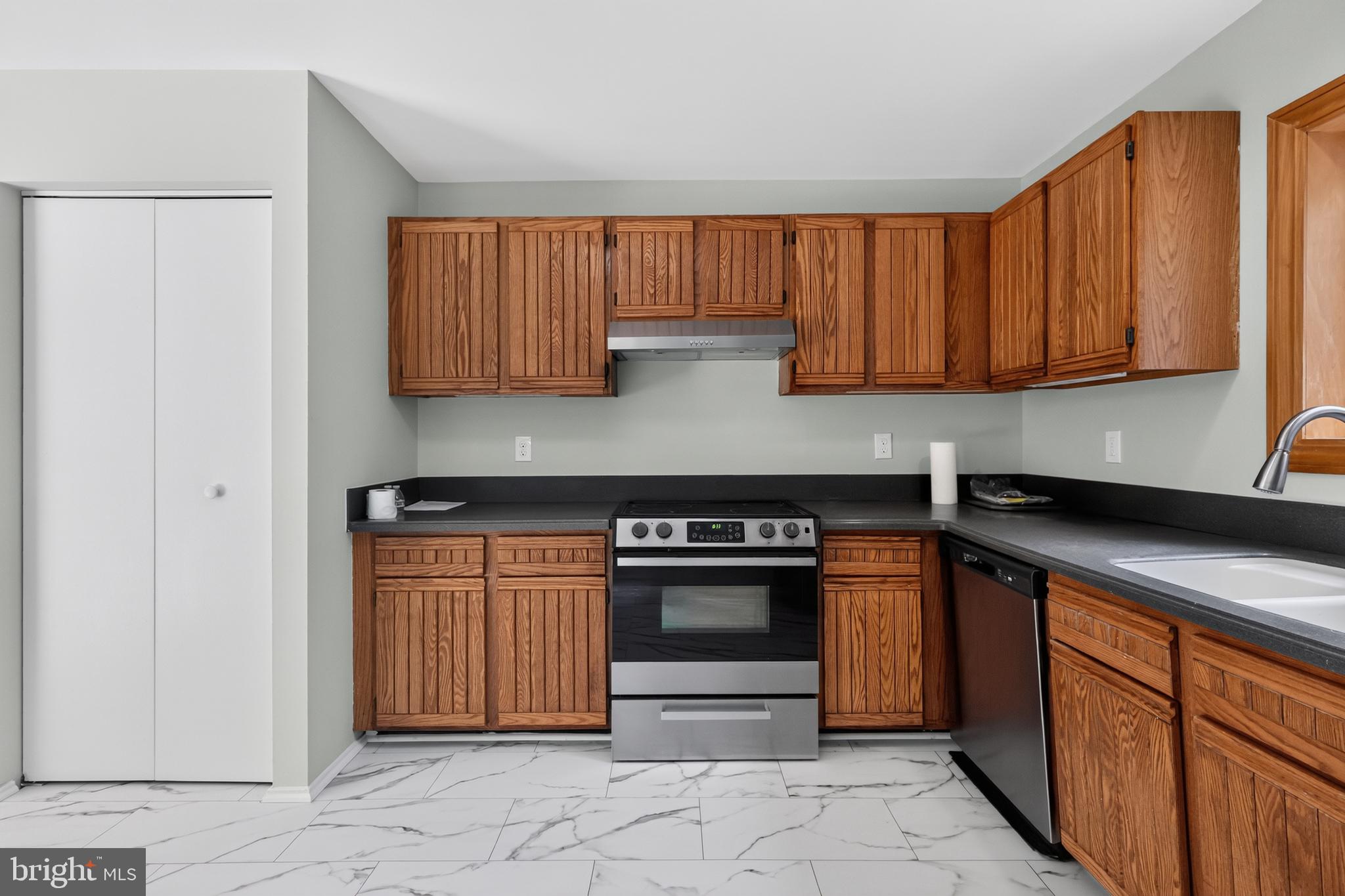 GEORGETOWN GROVE - Residential