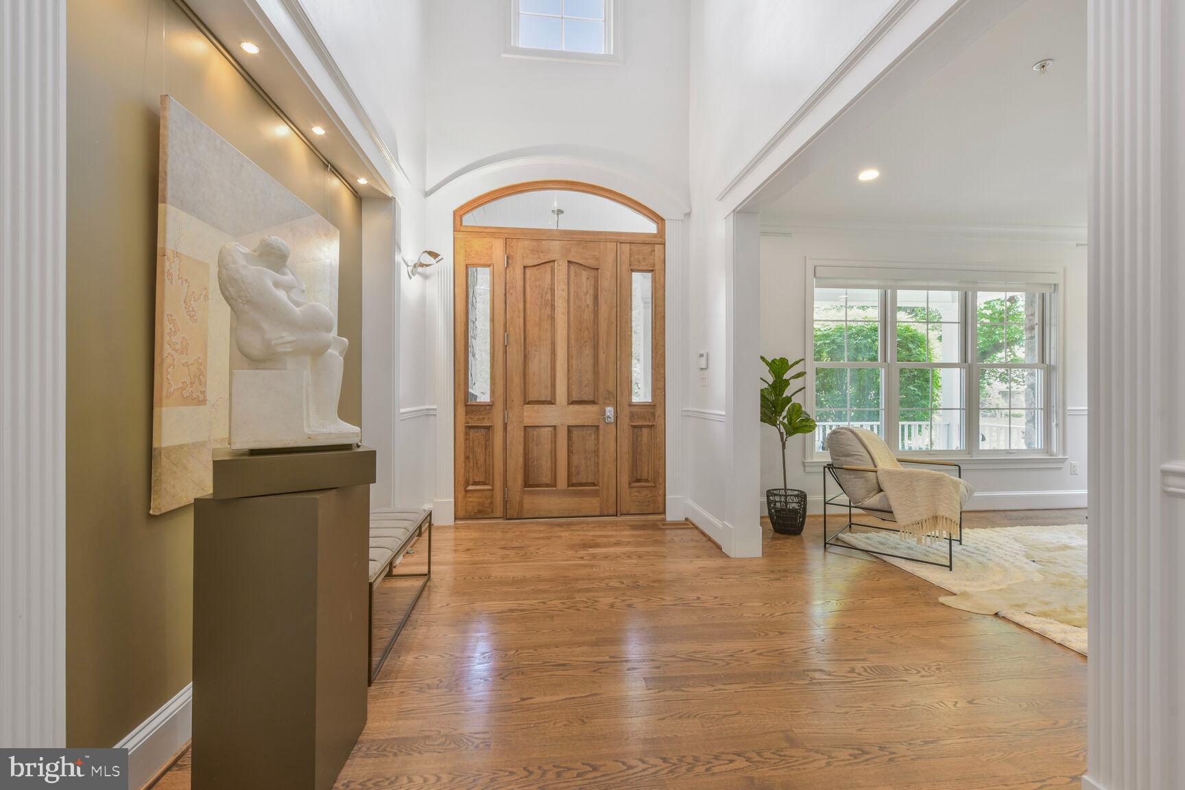 WHITEHALL MANOR - Residential