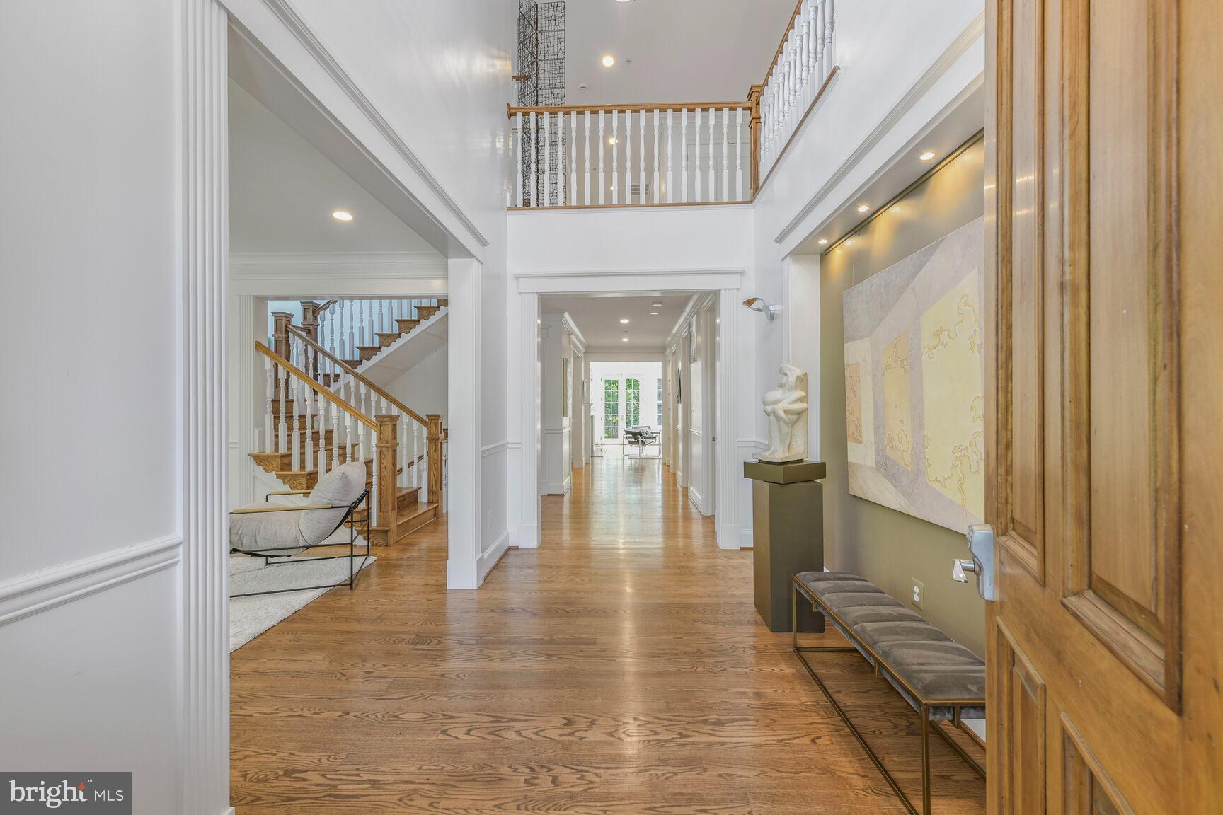 WHITEHALL MANOR - Residential