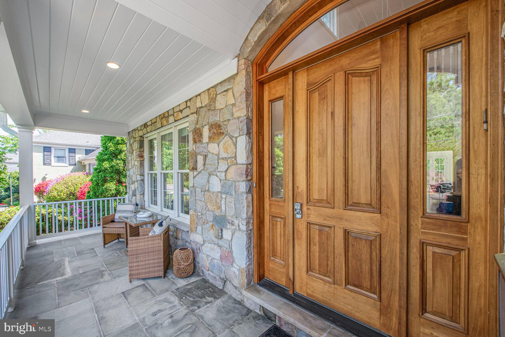 WHITEHALL MANOR - Residential