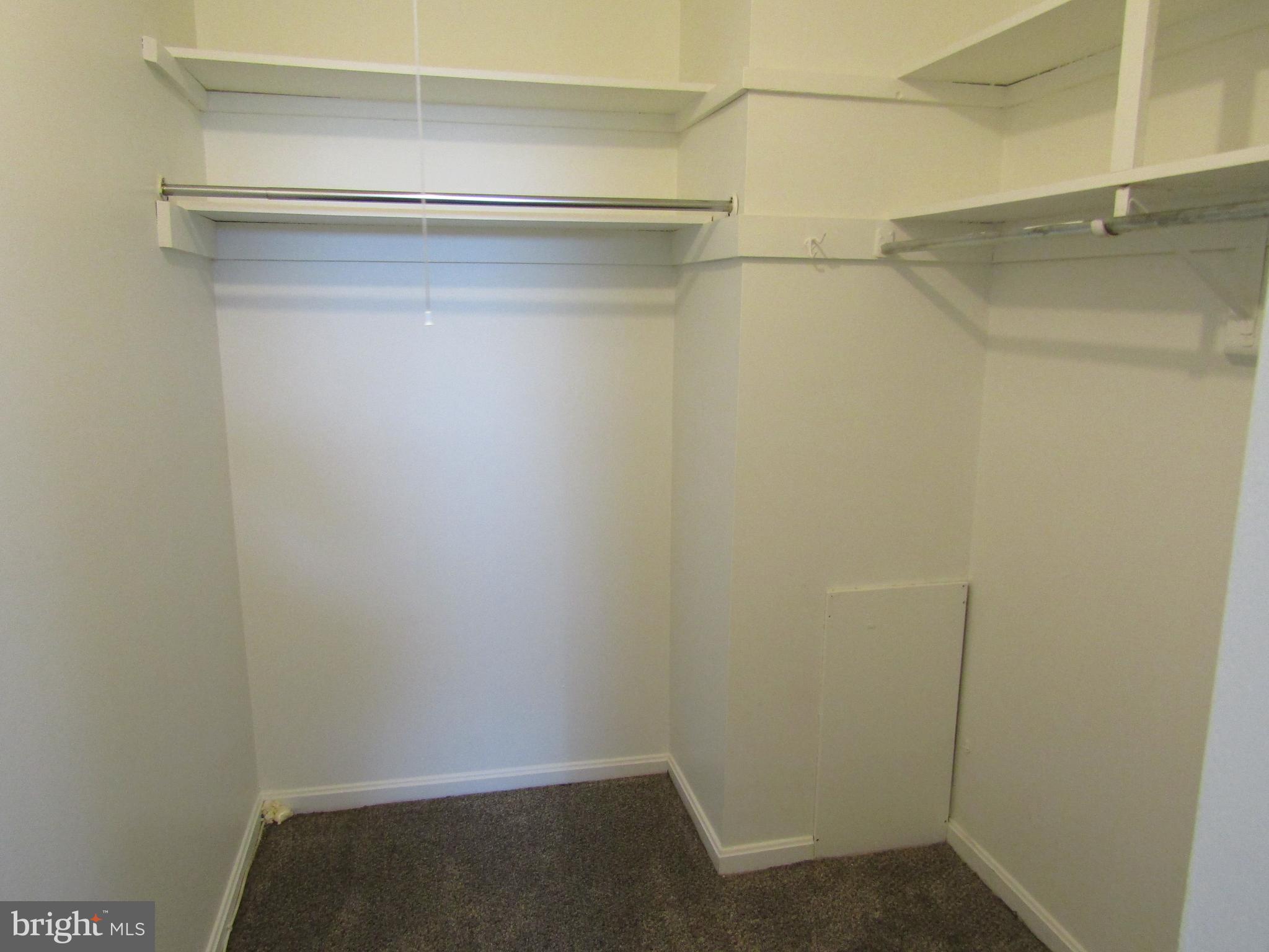 CANTERBURY SQUARE - Residential Lease