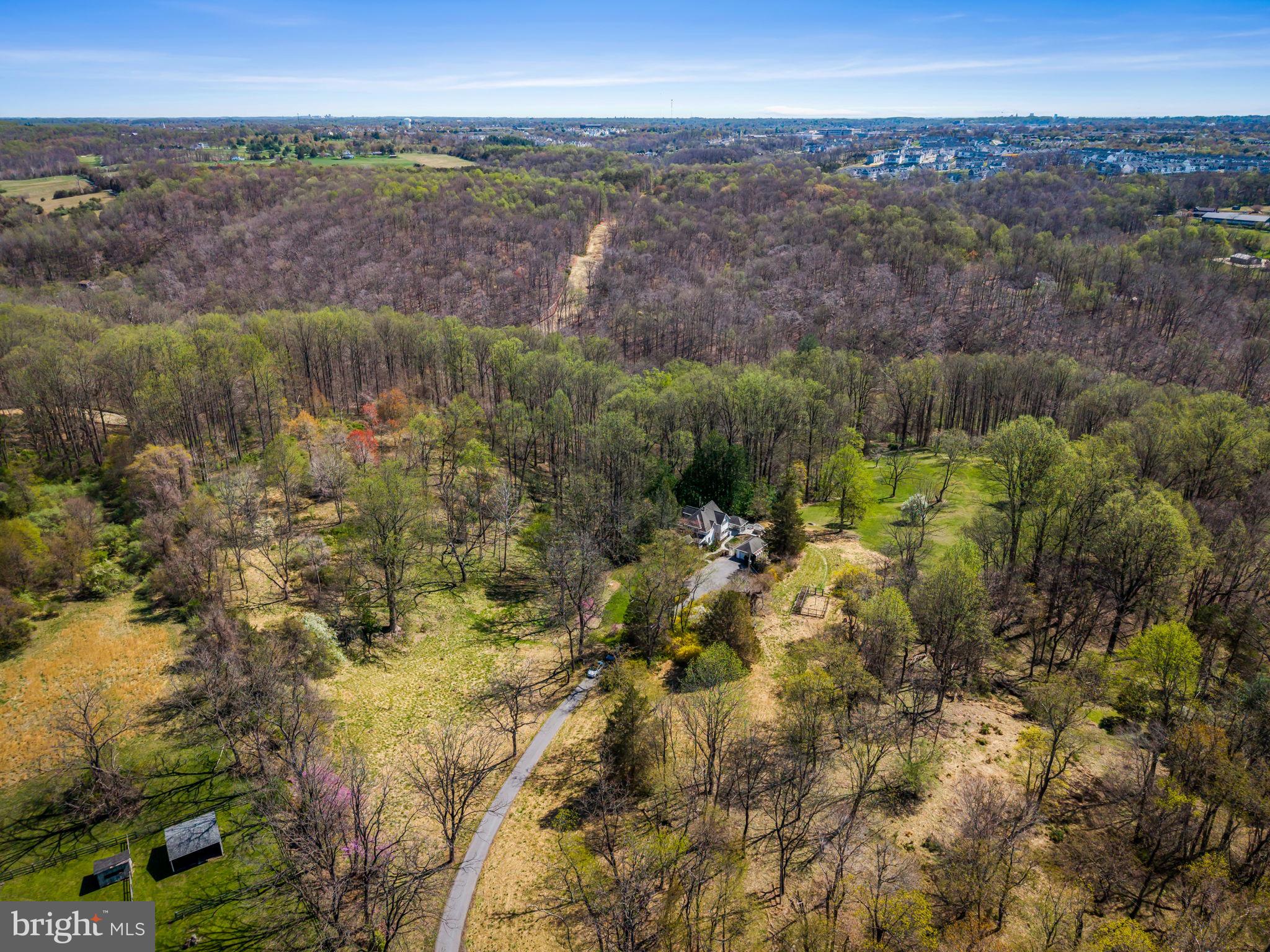 QUAKER HILLS - Residential