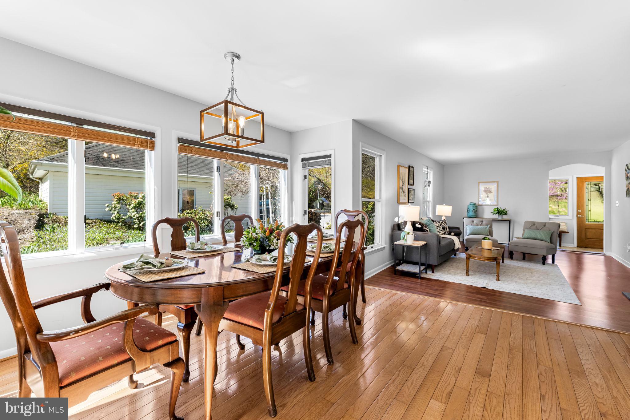 QUAKER HILLS - Residential
