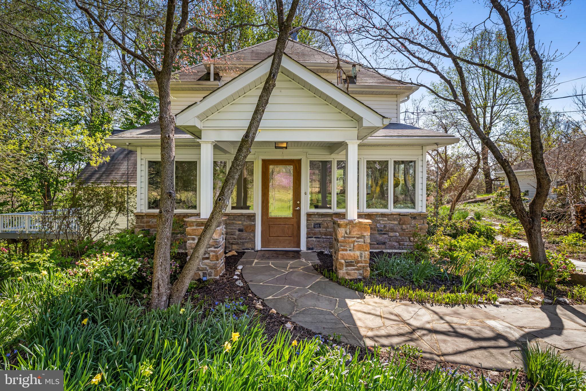 QUAKER HILLS - Residential
