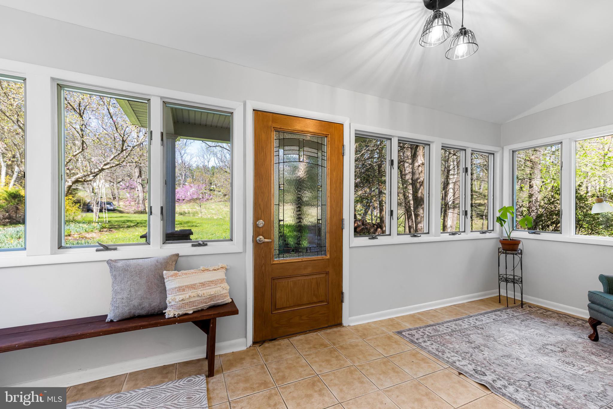 QUAKER HILLS - Residential