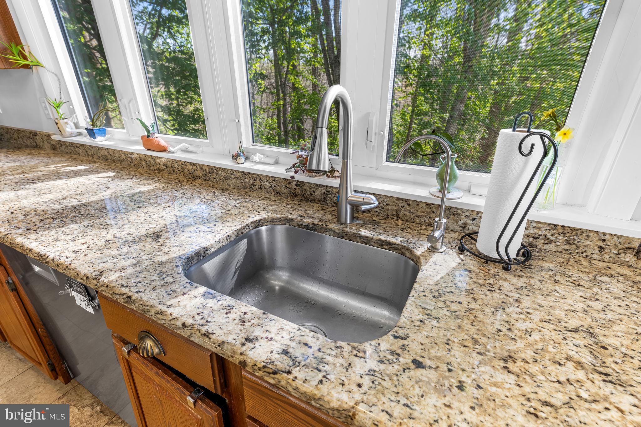 QUAKER HILLS - Residential