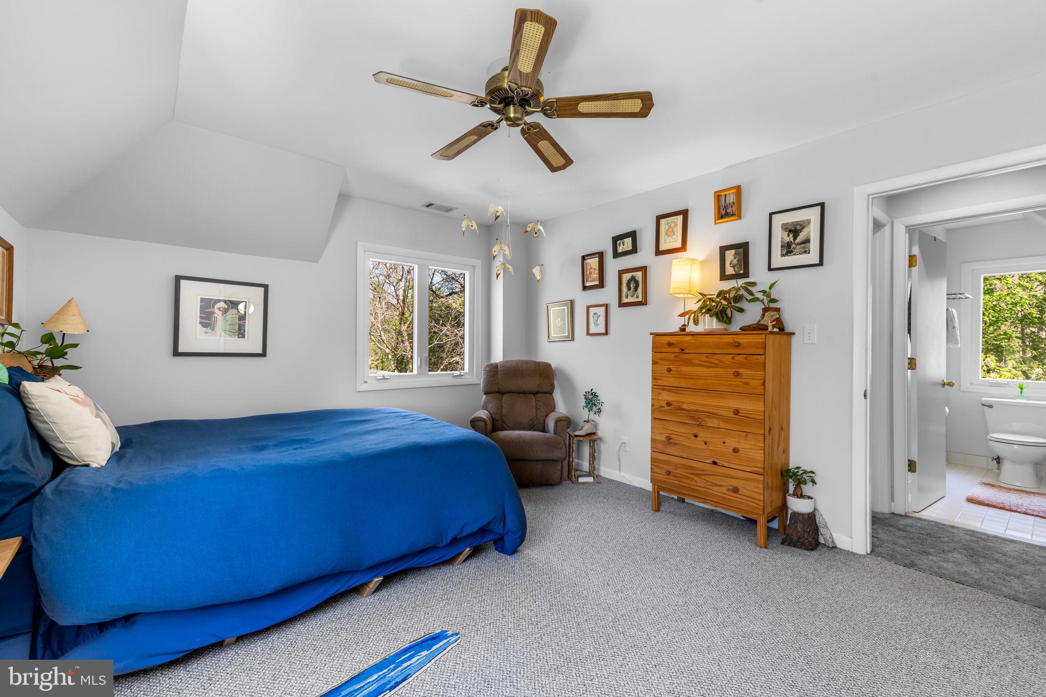 QUAKER HILLS - Residential