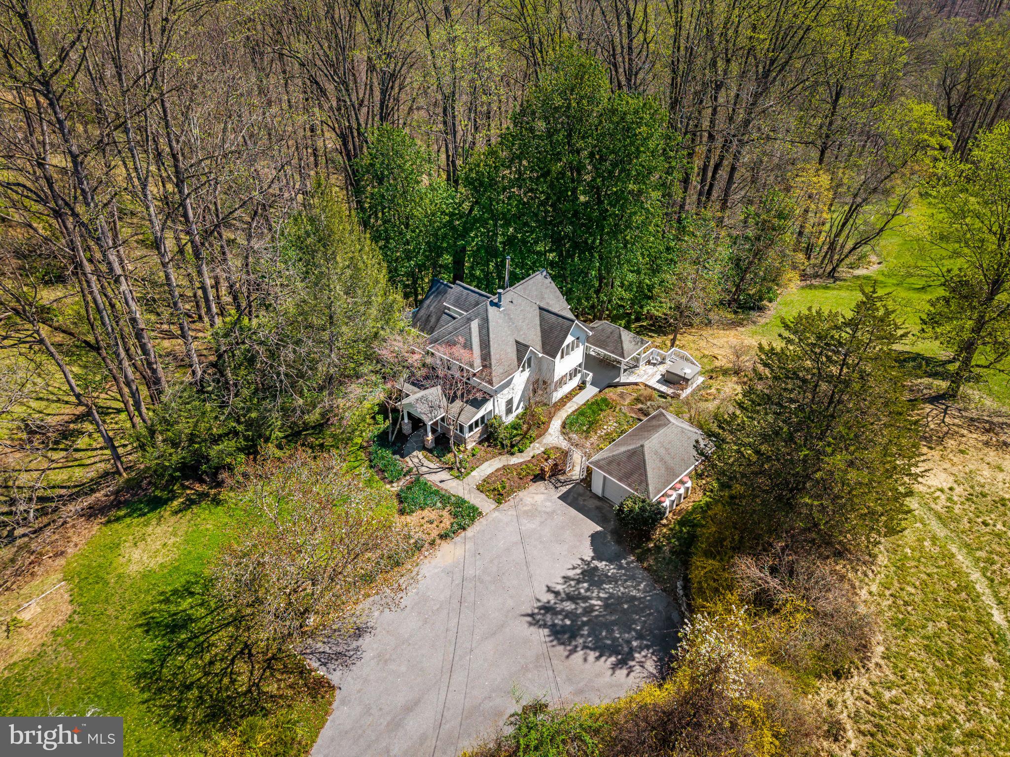 QUAKER HILLS - Residential