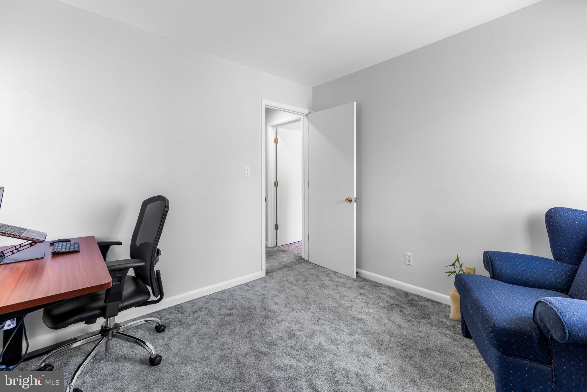 QUAKER HILLS - Residential