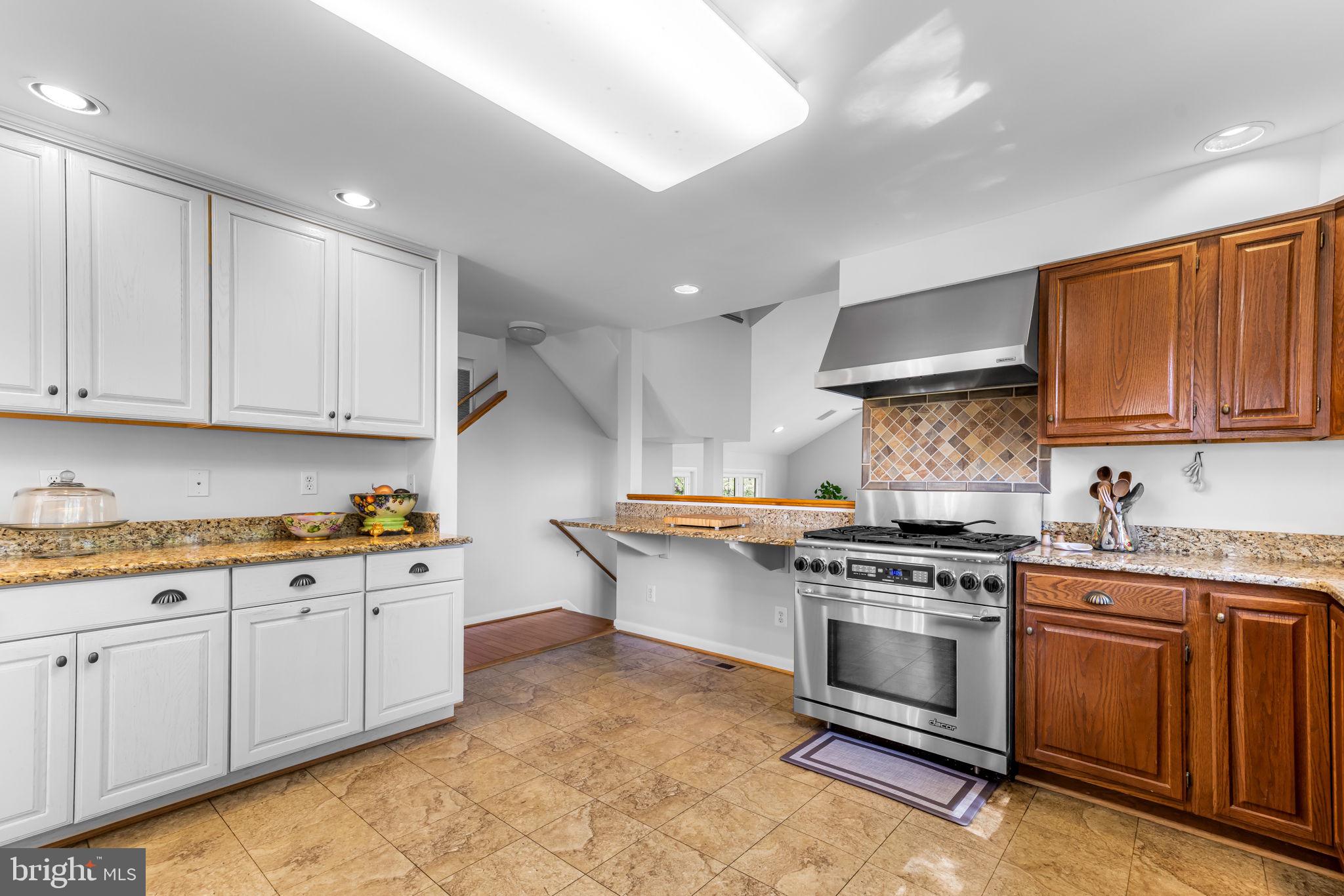 QUAKER HILLS - Residential