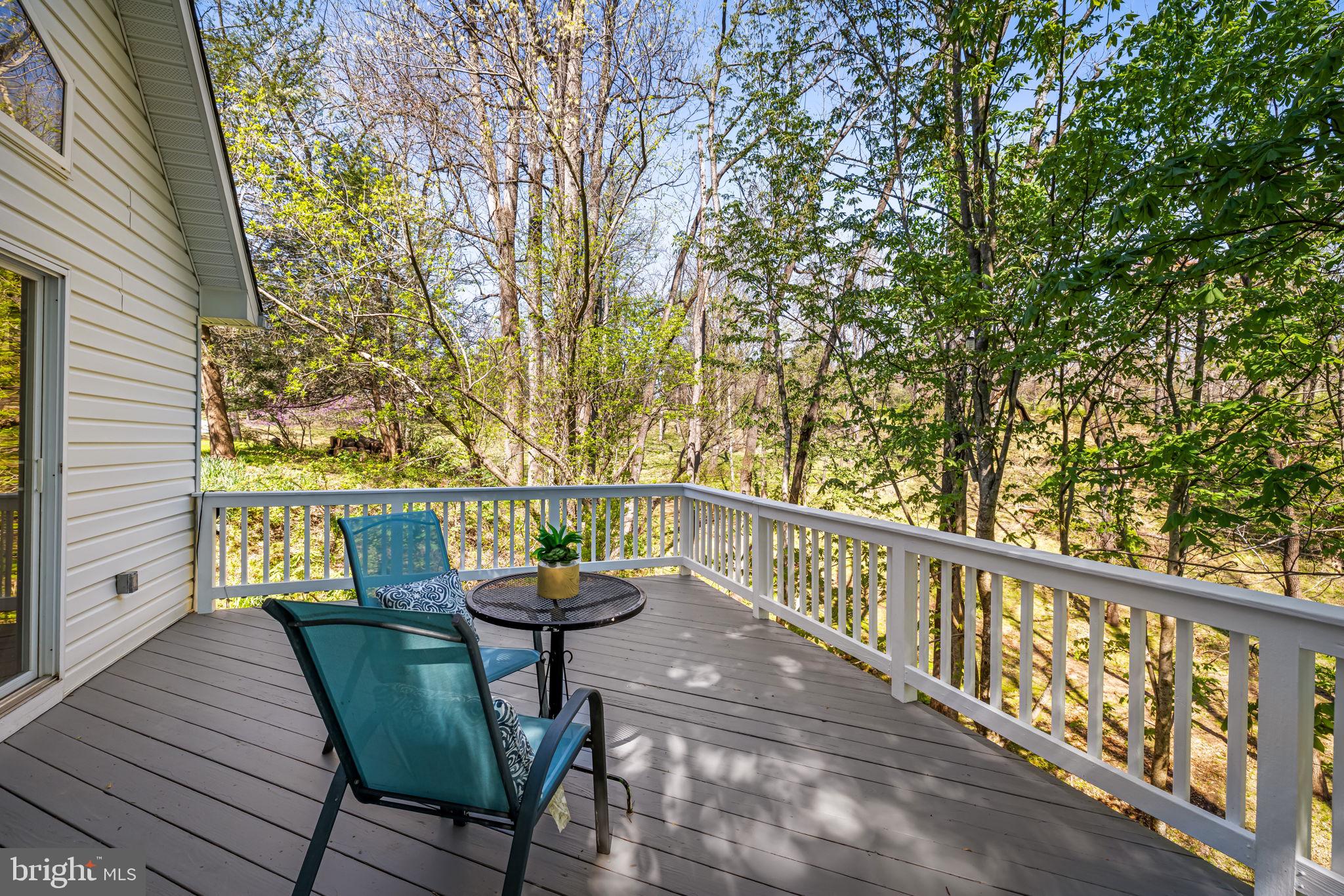 QUAKER HILLS - Residential