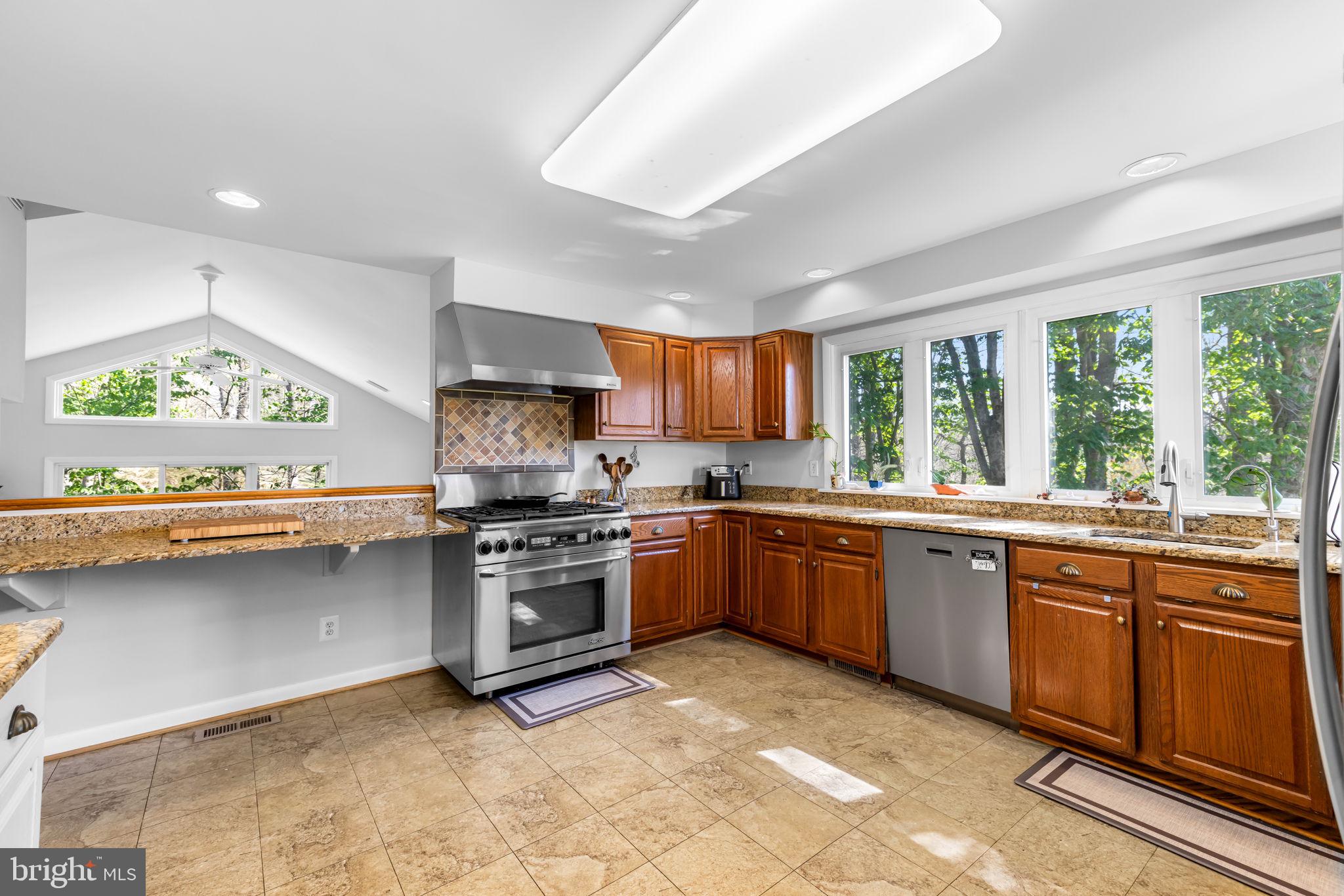 QUAKER HILLS - Residential