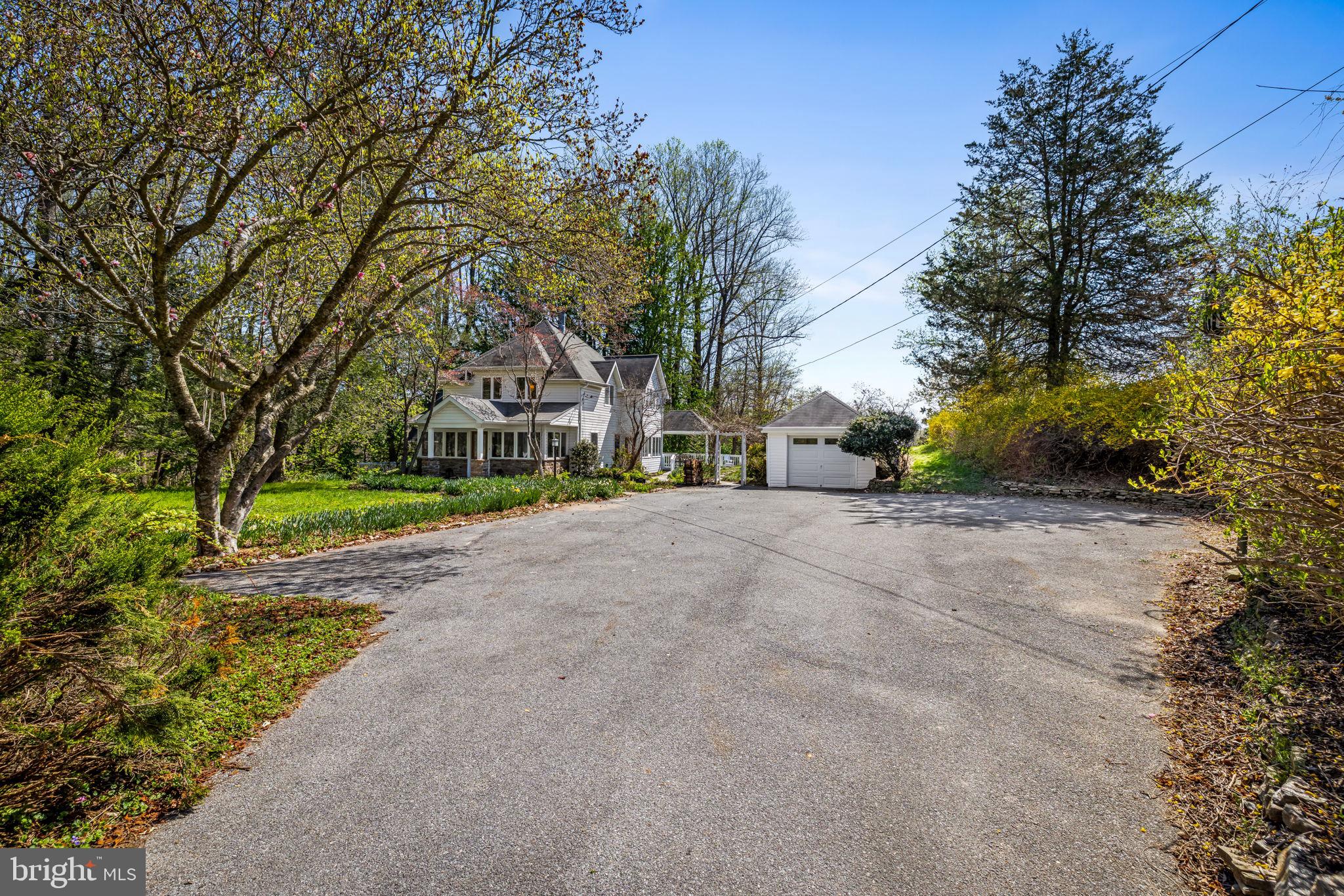 QUAKER HILLS - Residential
