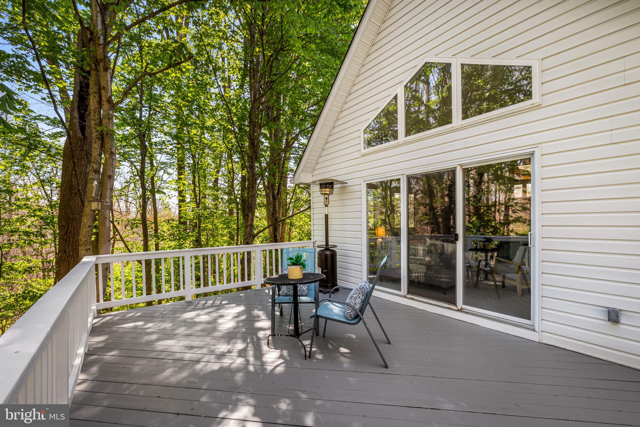 QUAKER HILLS - Residential