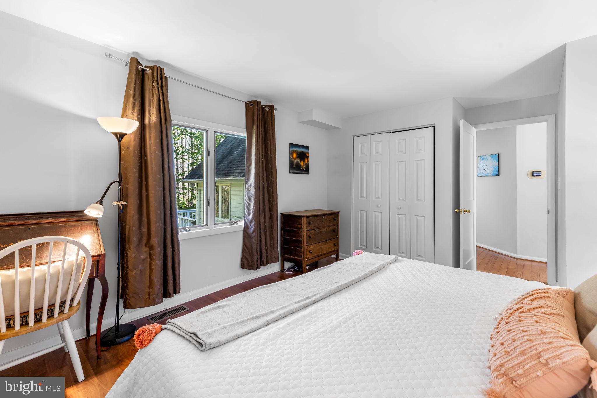 QUAKER HILLS - Residential