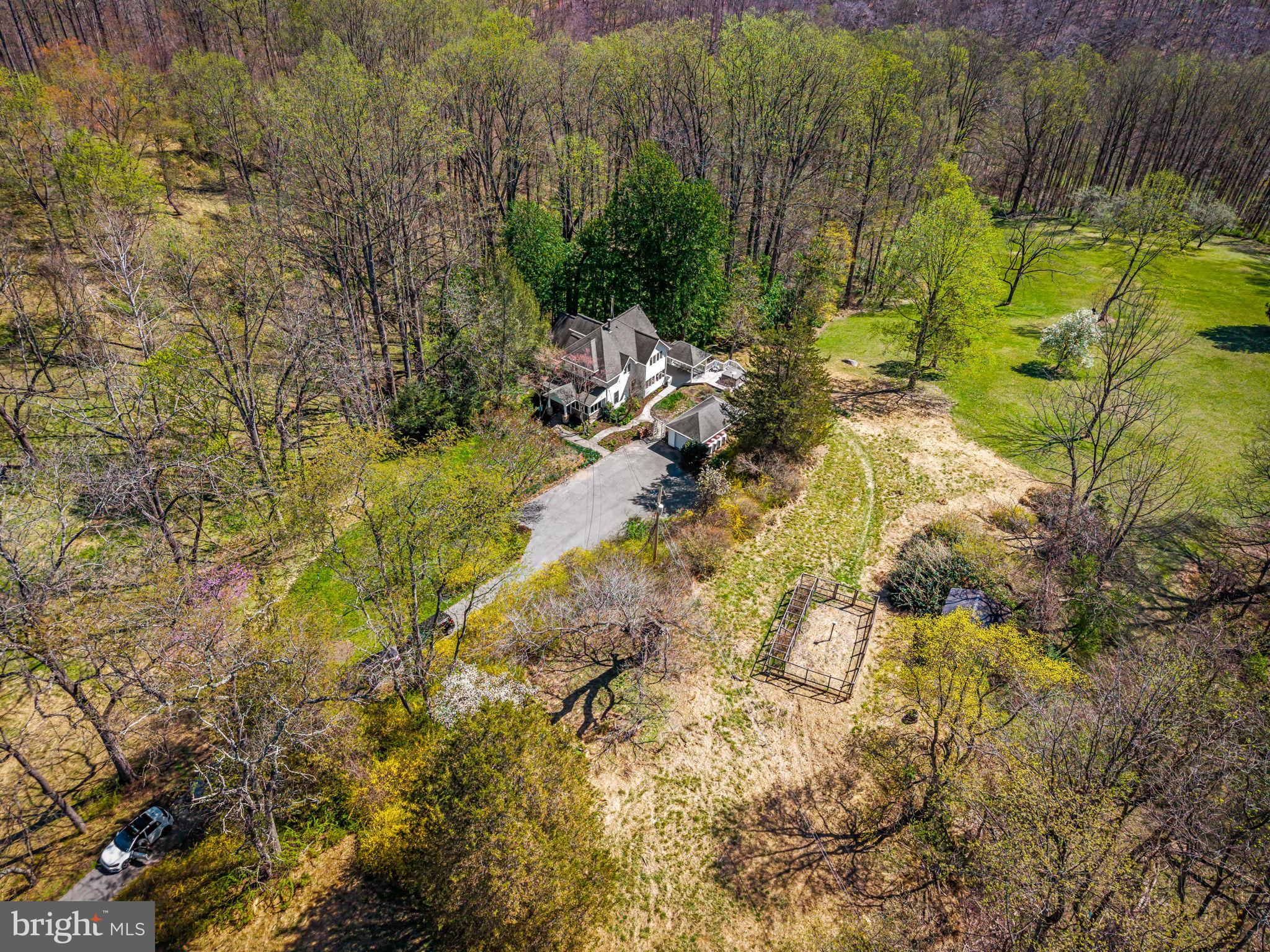 QUAKER HILLS - Residential
