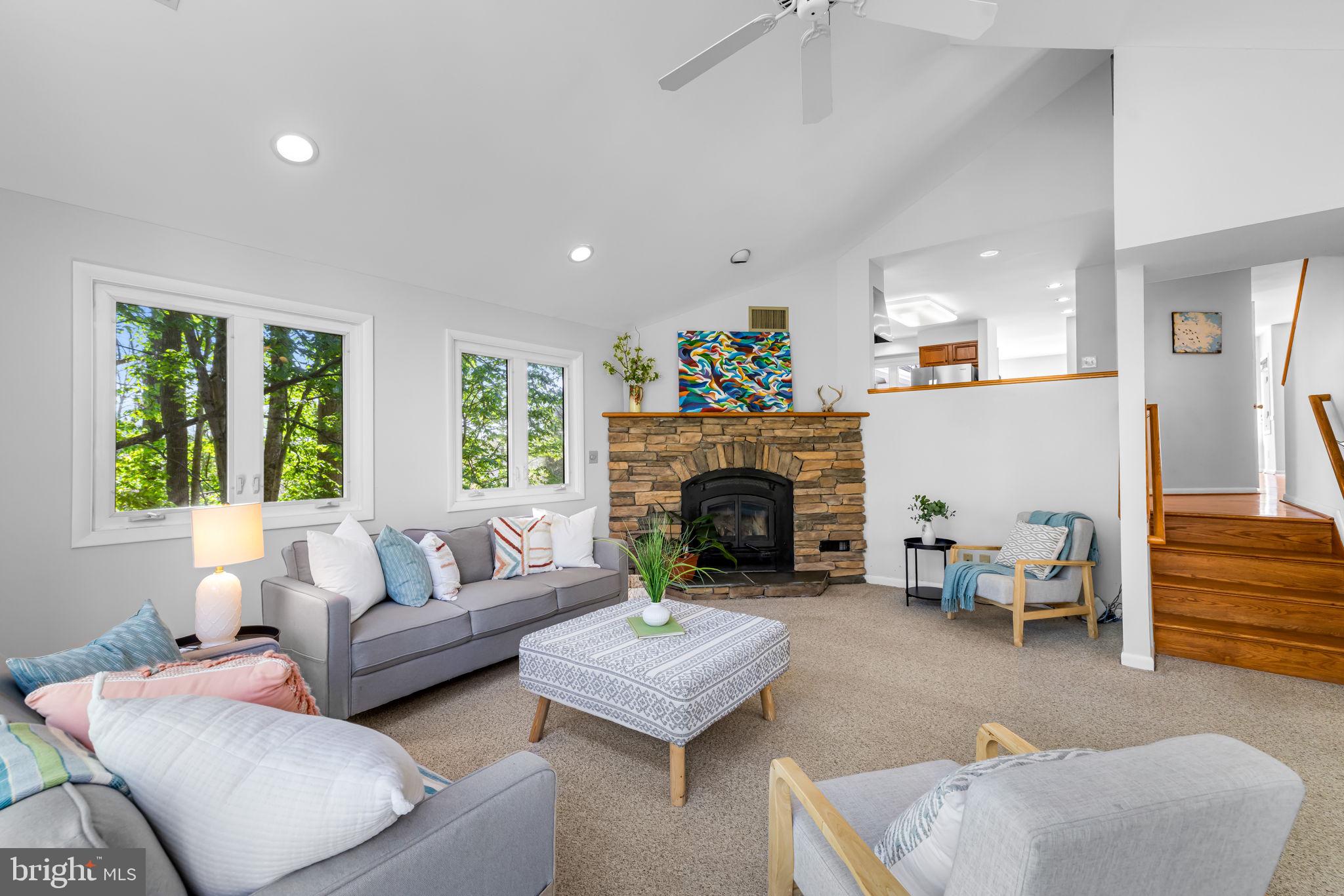 QUAKER HILLS - Residential