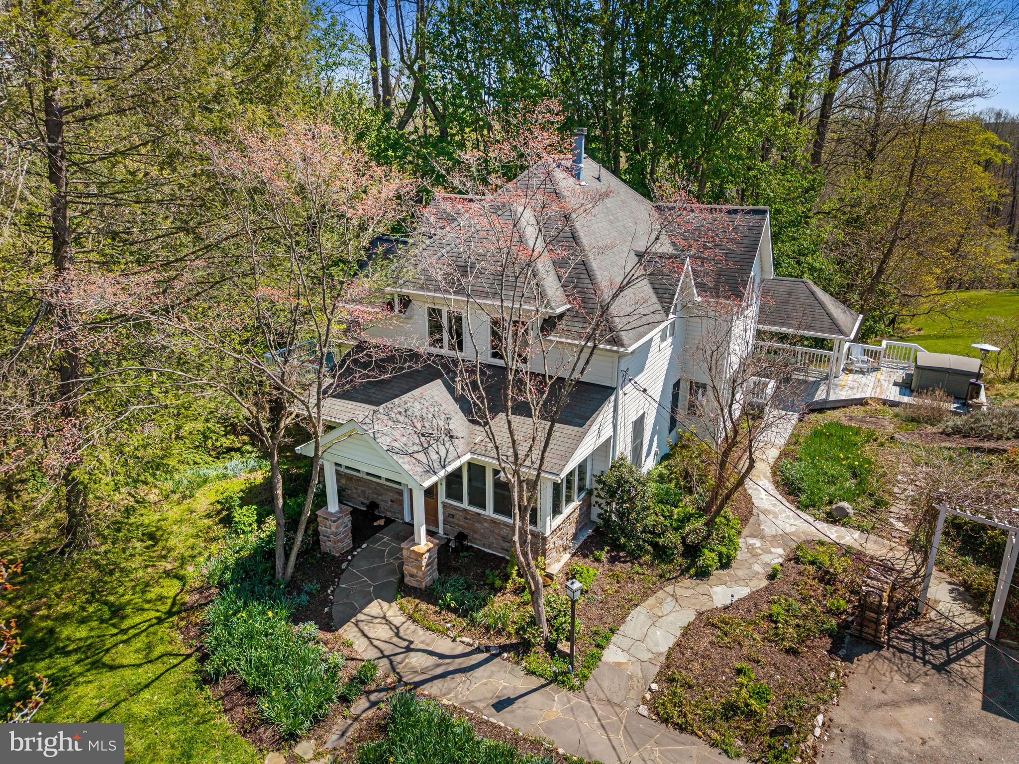 QUAKER HILLS - Residential