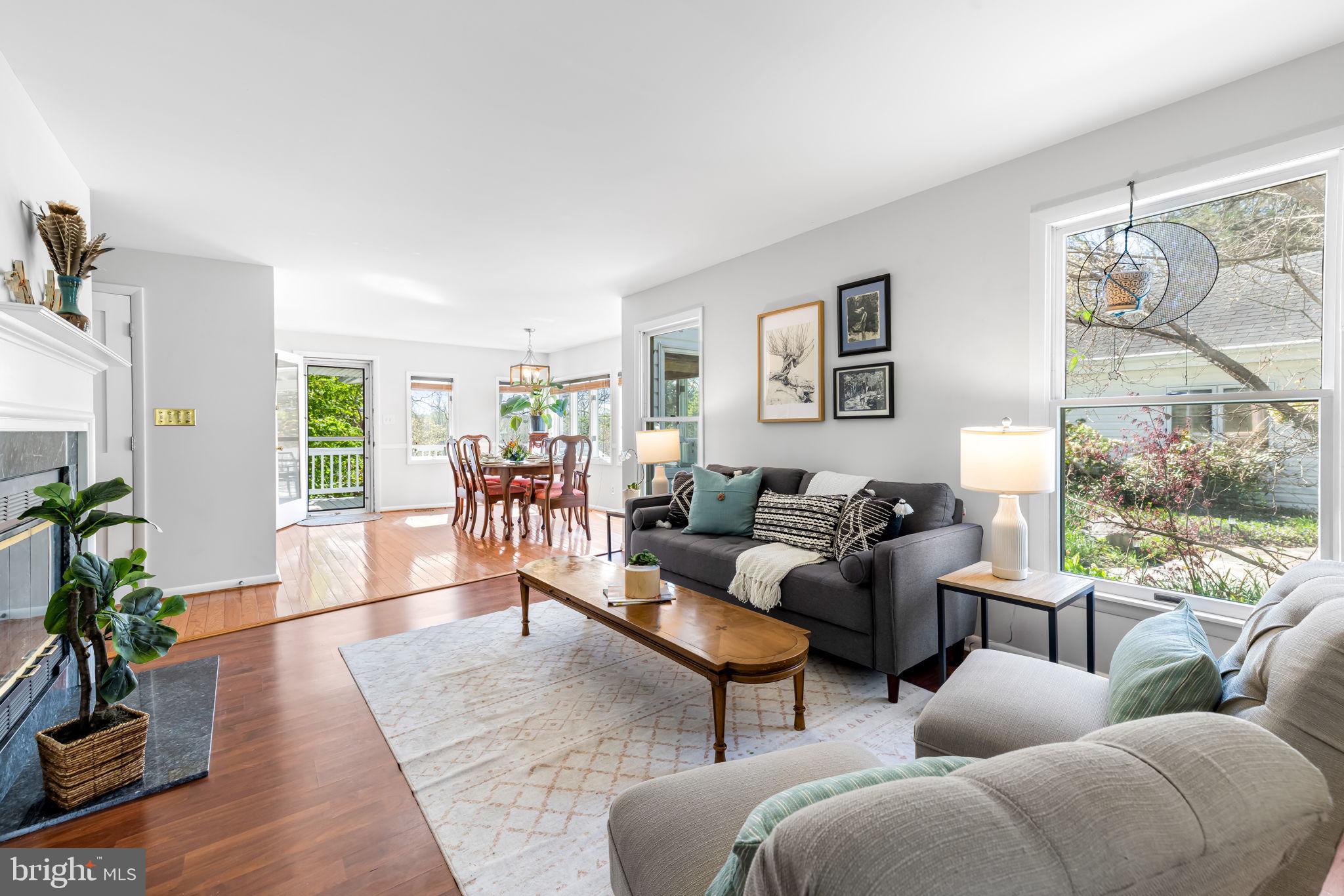 QUAKER HILLS - Residential