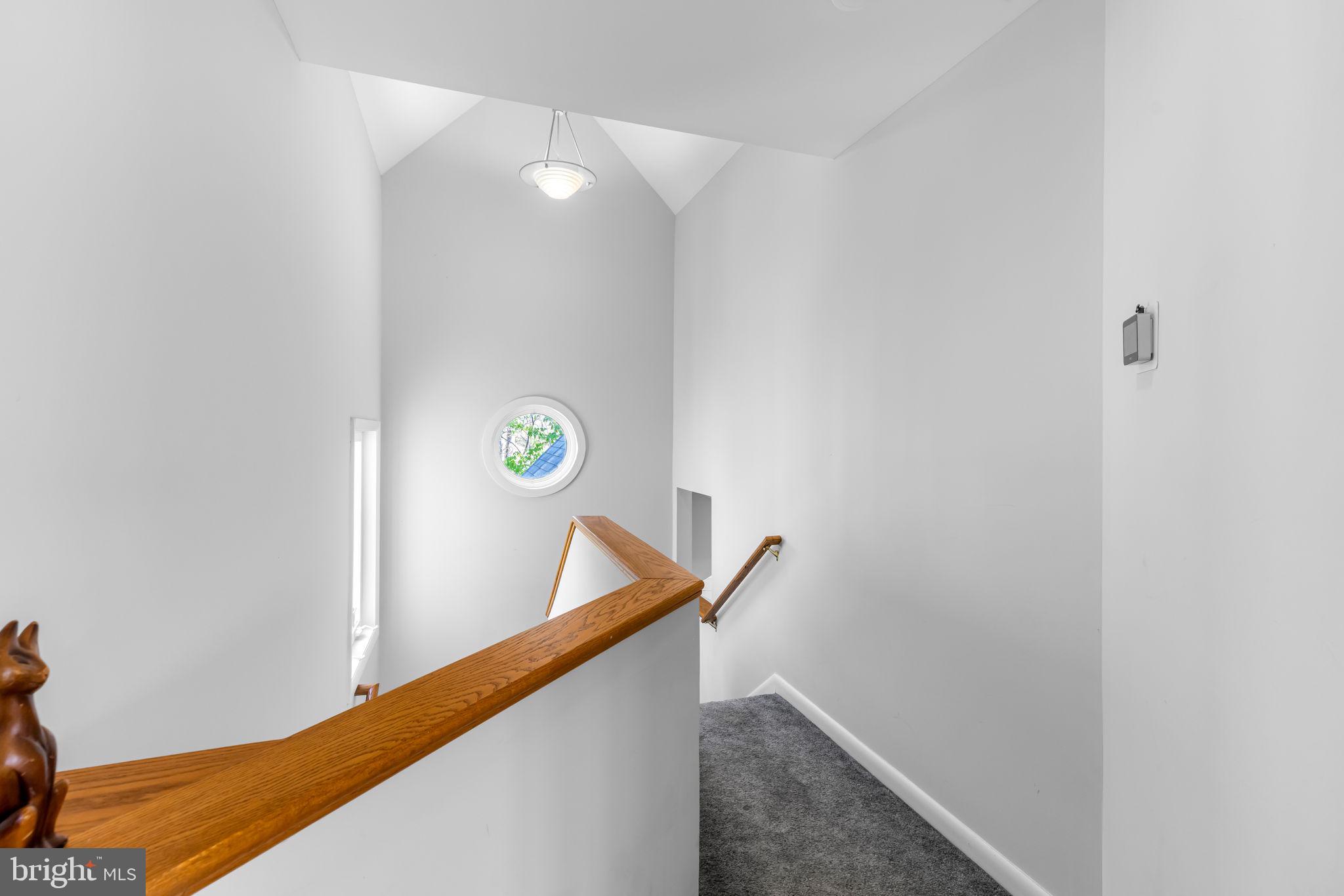 QUAKER HILLS - Residential