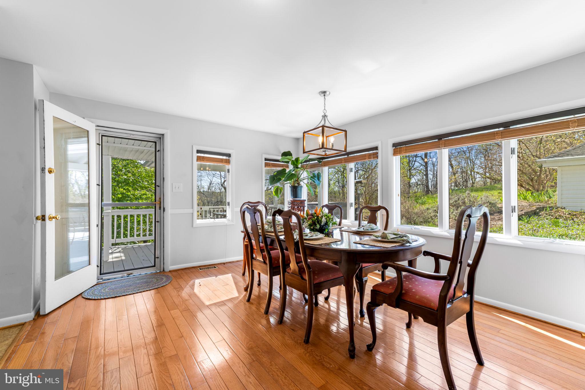 QUAKER HILLS - Residential