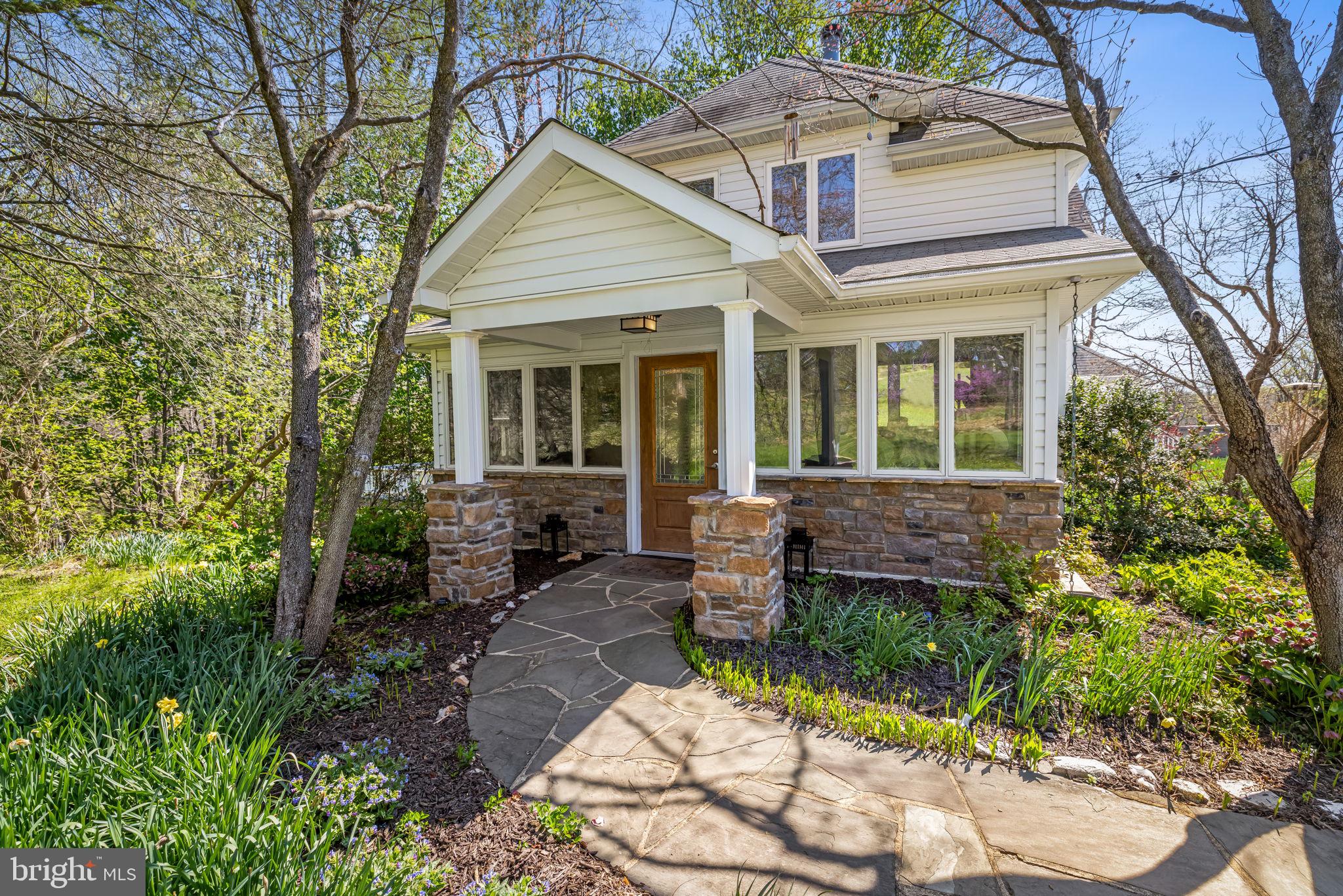 QUAKER HILLS - Residential