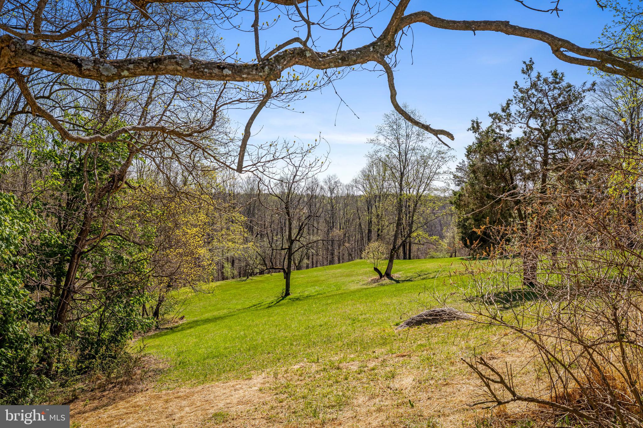 QUAKER HILLS - Residential