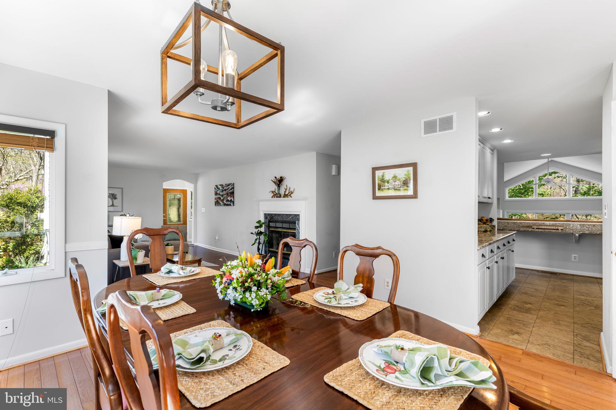 QUAKER HILLS - Residential