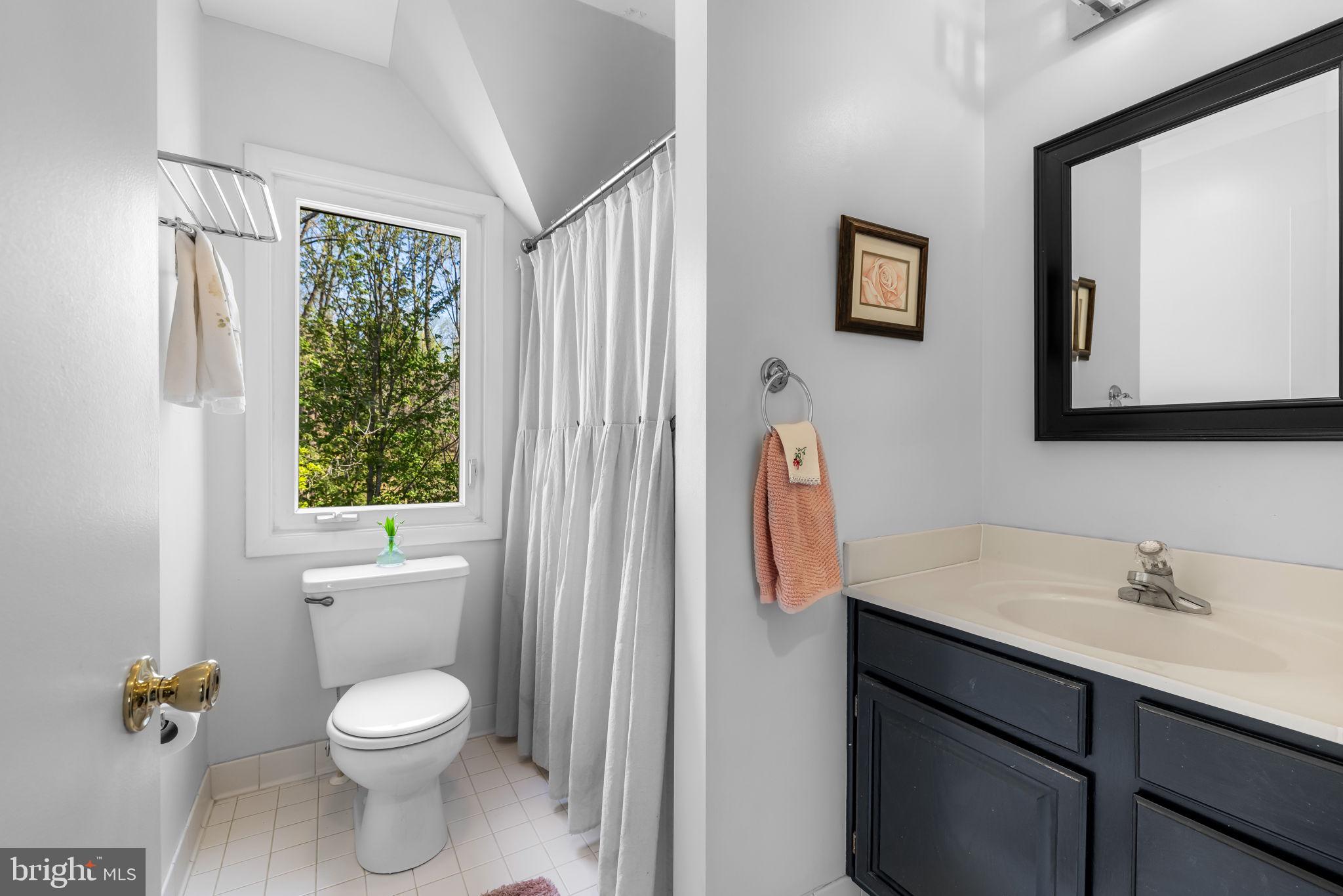 QUAKER HILLS - Residential