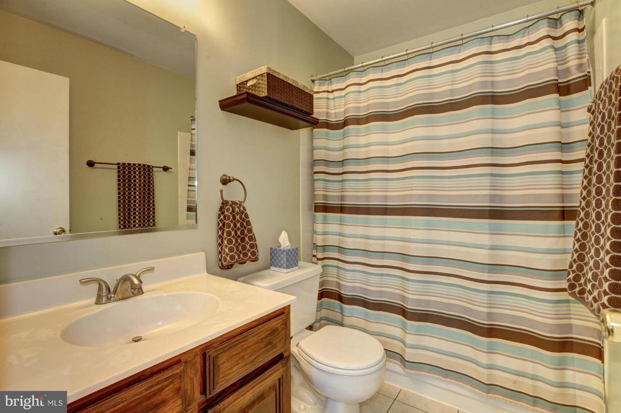 GUNNERS LAKE VILLAGE - Residential