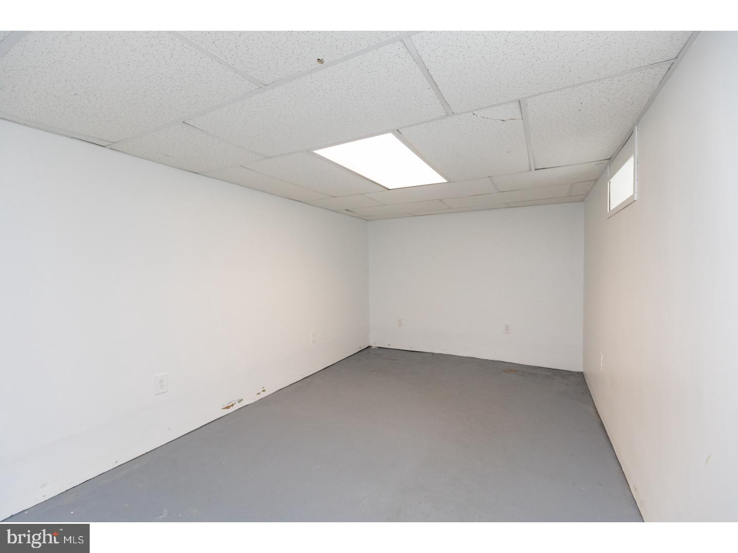PORT RICHMOND - Residential Lease