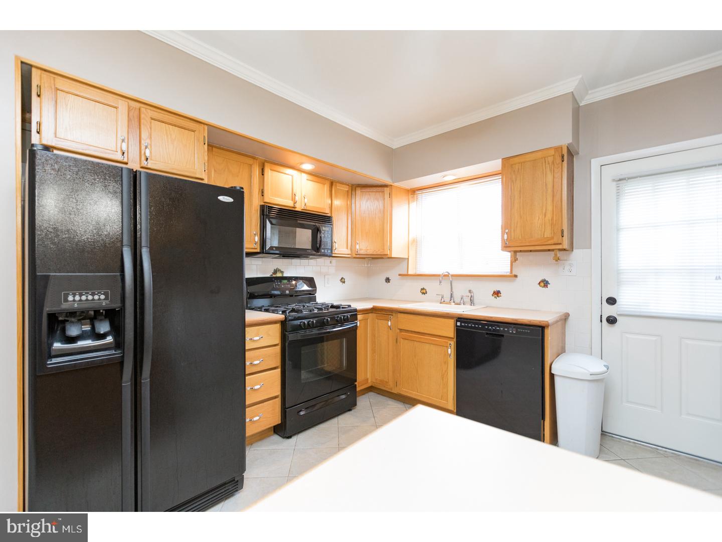 PORT RICHMOND - Residential Lease