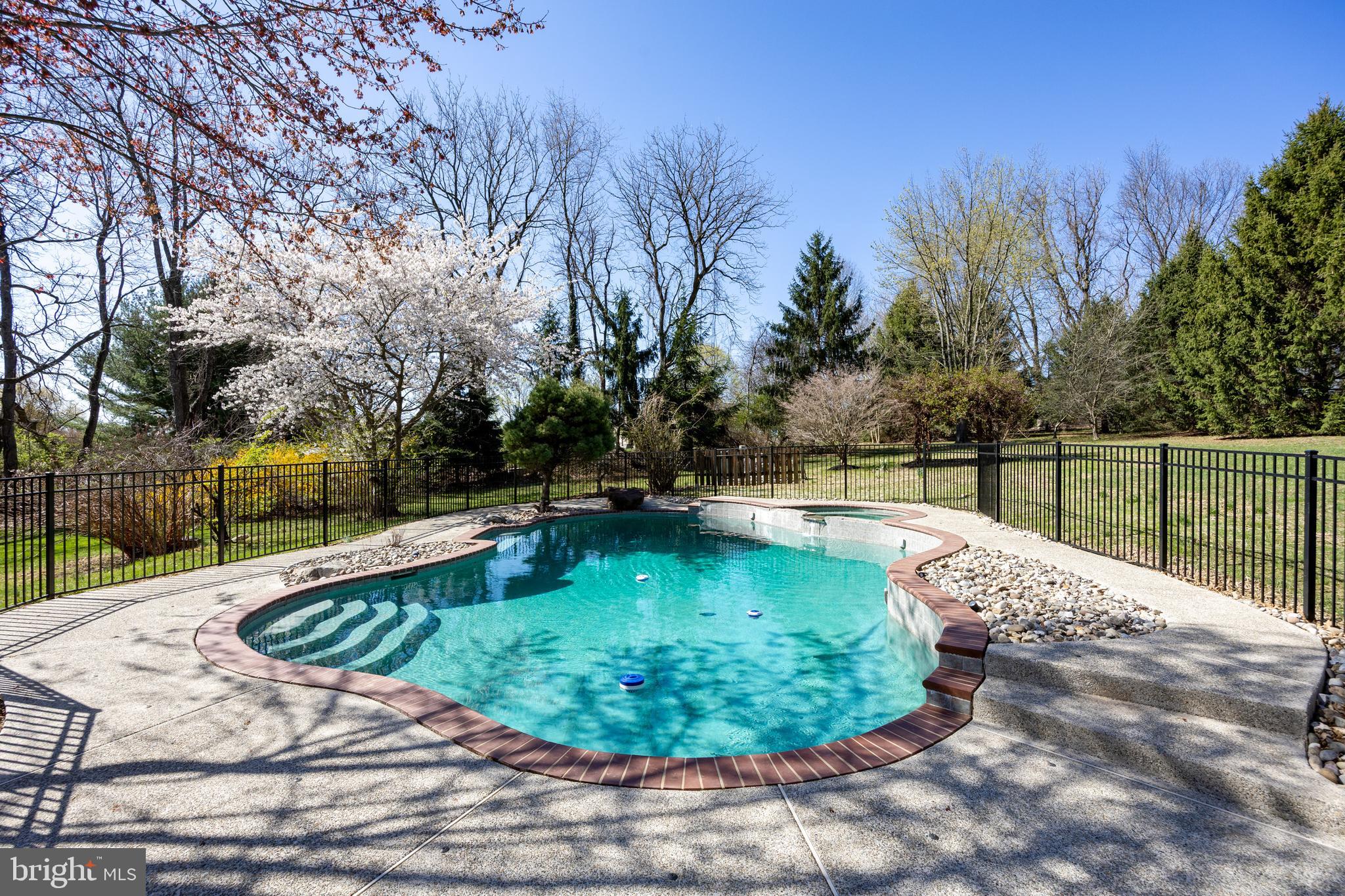 MARSHALL POND - Residential