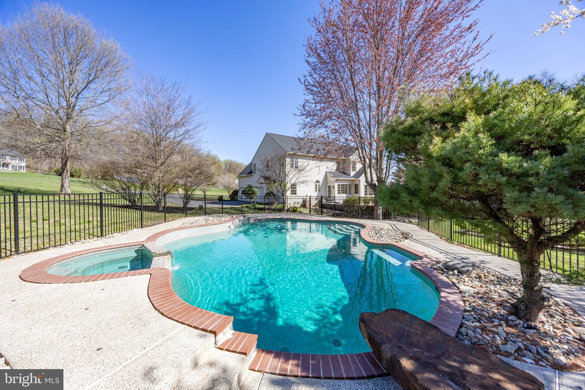 MARSHALL POND - Residential