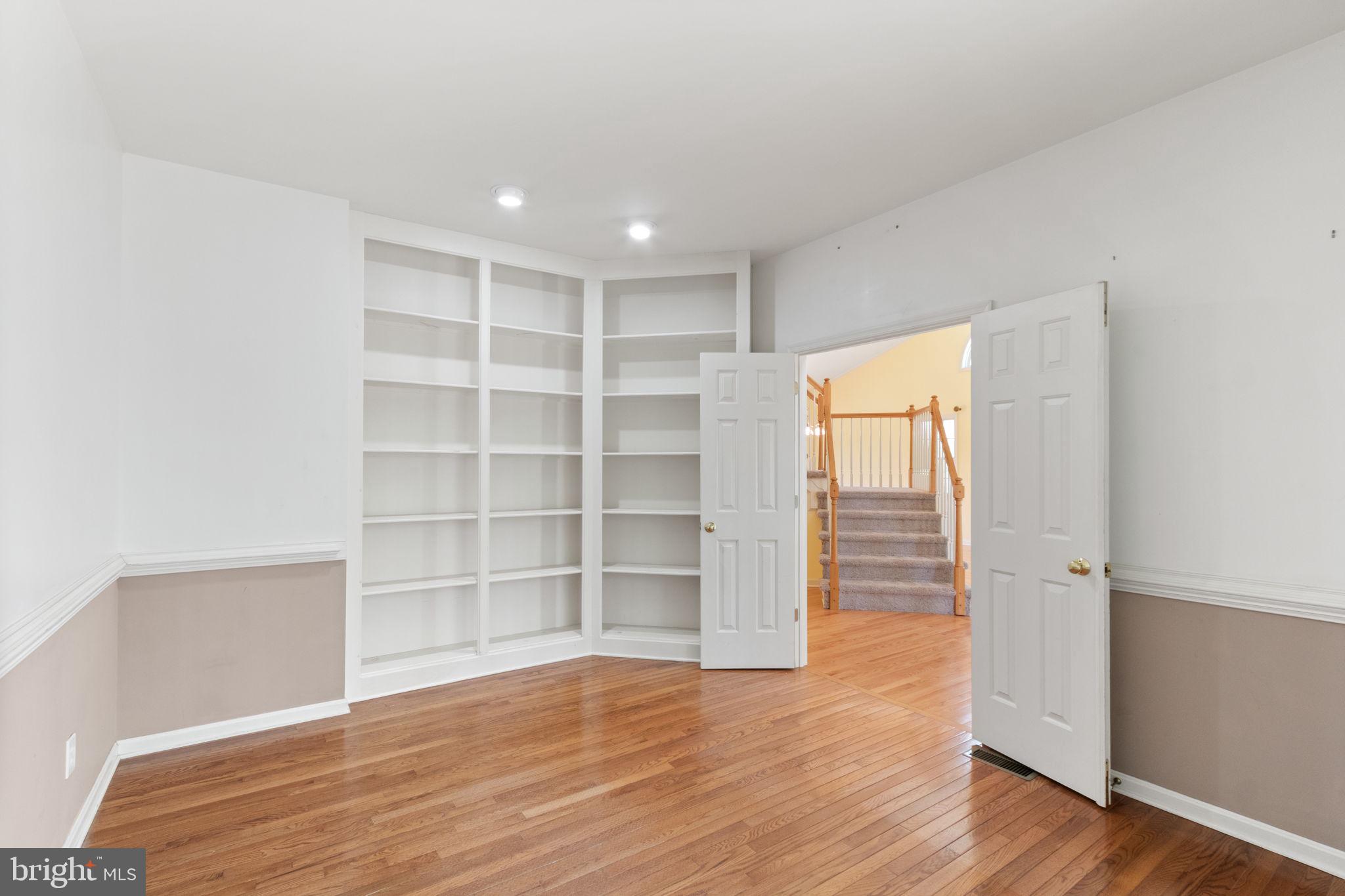 SEVEN LAKES - Residential