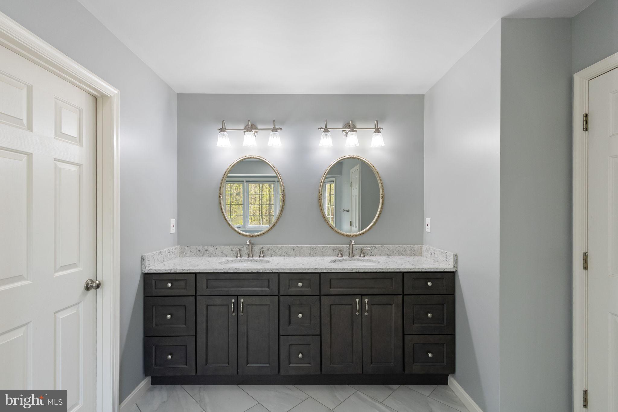 SEVEN LAKES - Residential