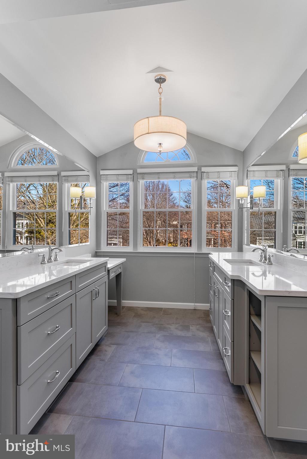 WOODLEA MANOR - Residential