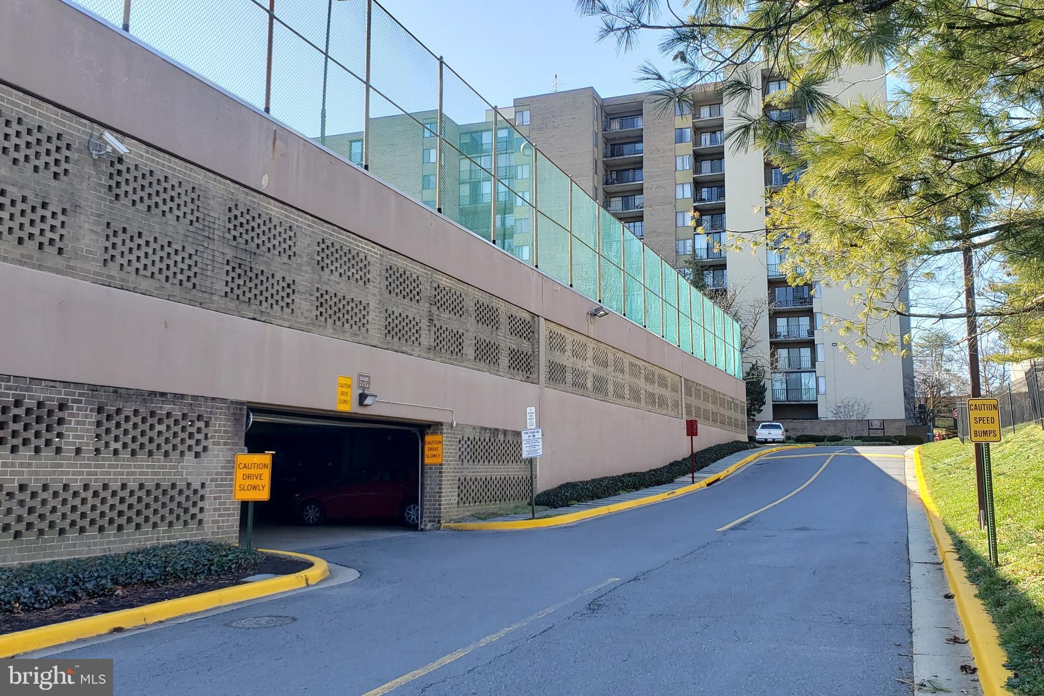RACQUET CLUB - Residential