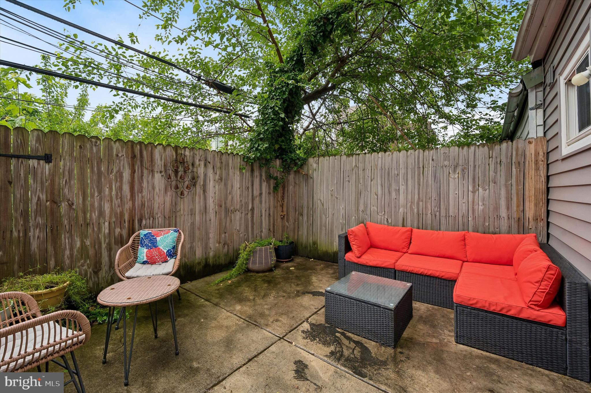 PHILADELPHIA (WEST) - Residential